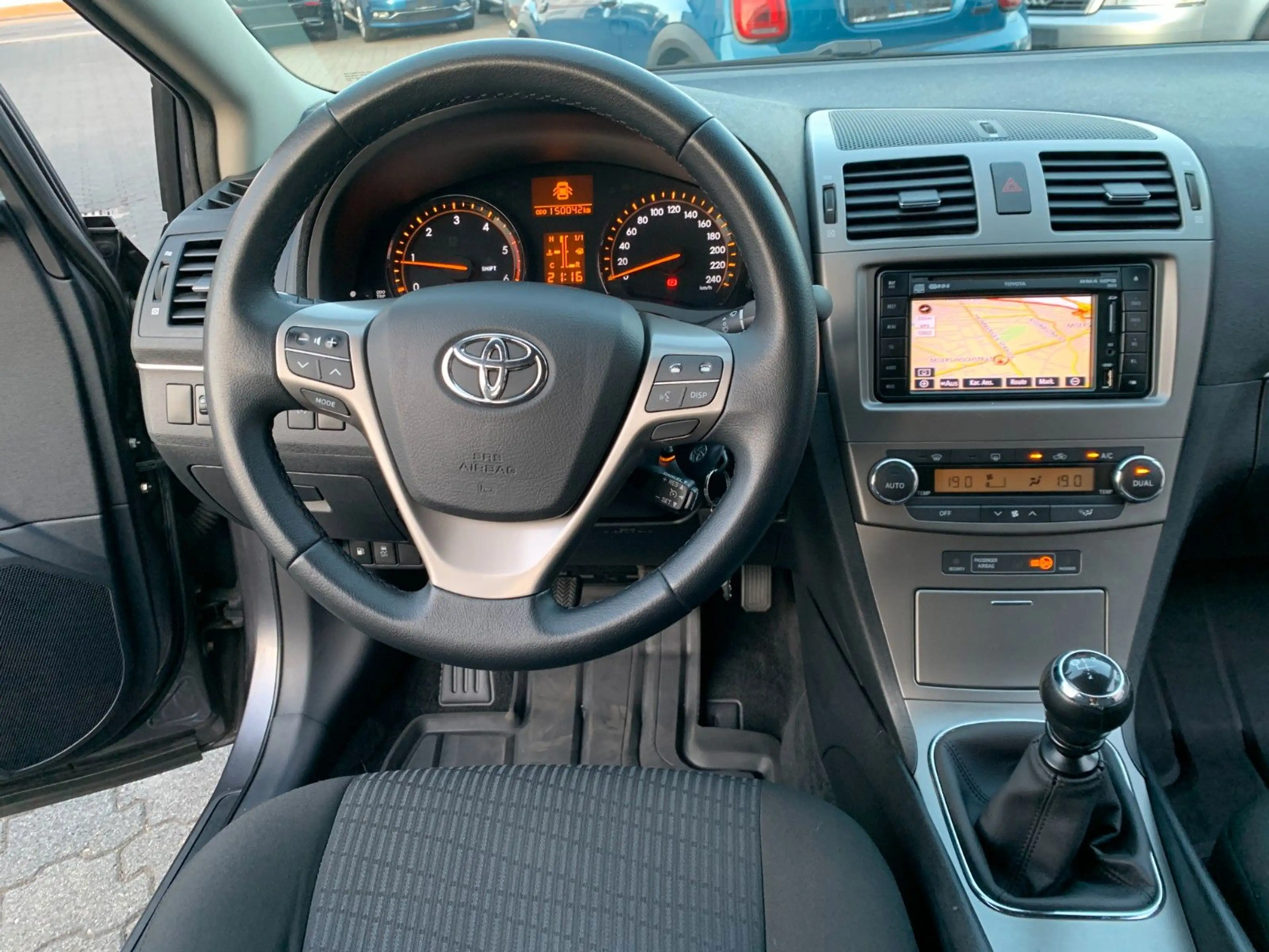 Toyota Avensis Kombi 2.2 Diesel Edition Service Heft — photo 3