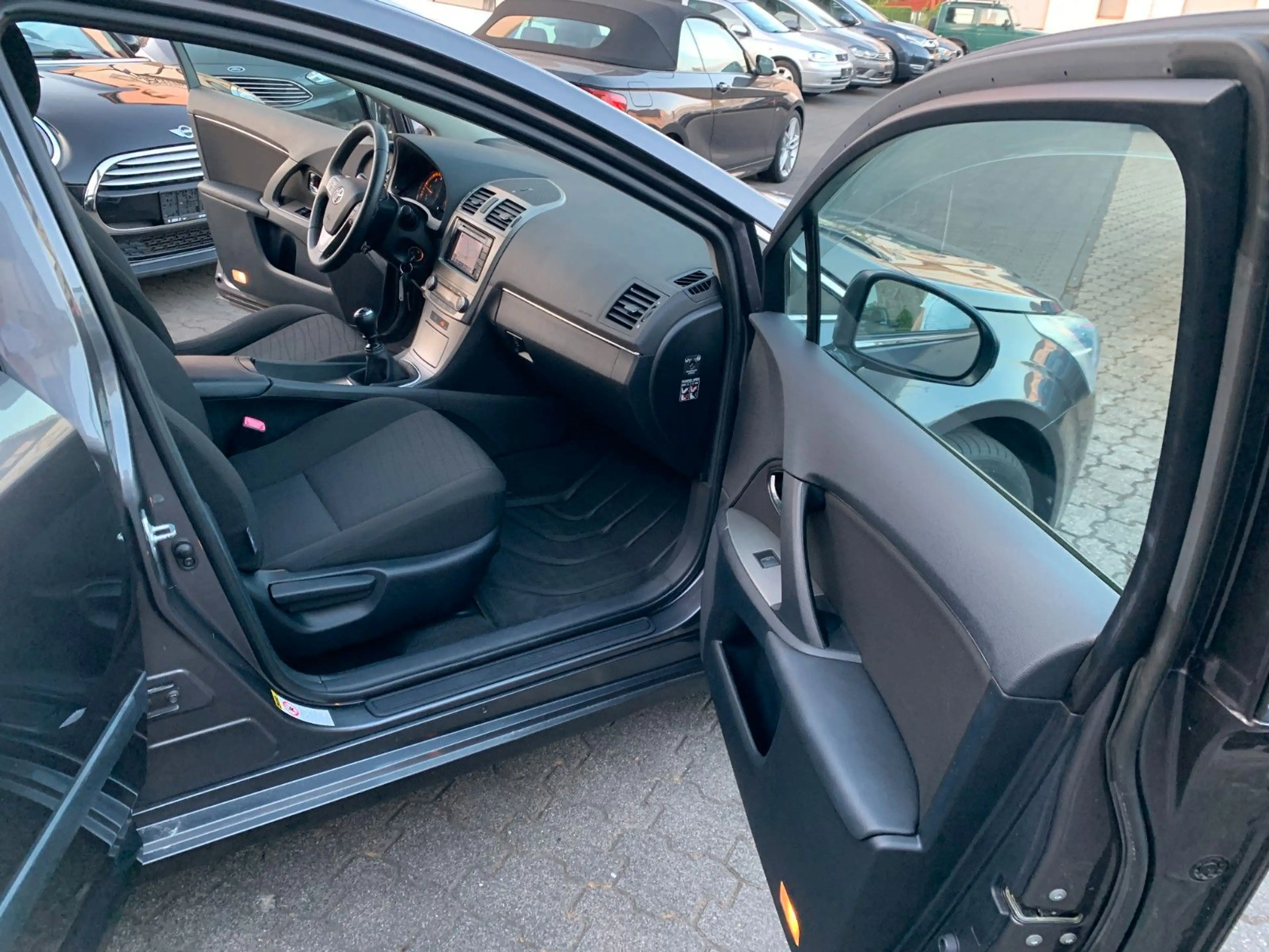 Toyota Avensis Kombi 2.2 Diesel Edition Service Heft — photo 11