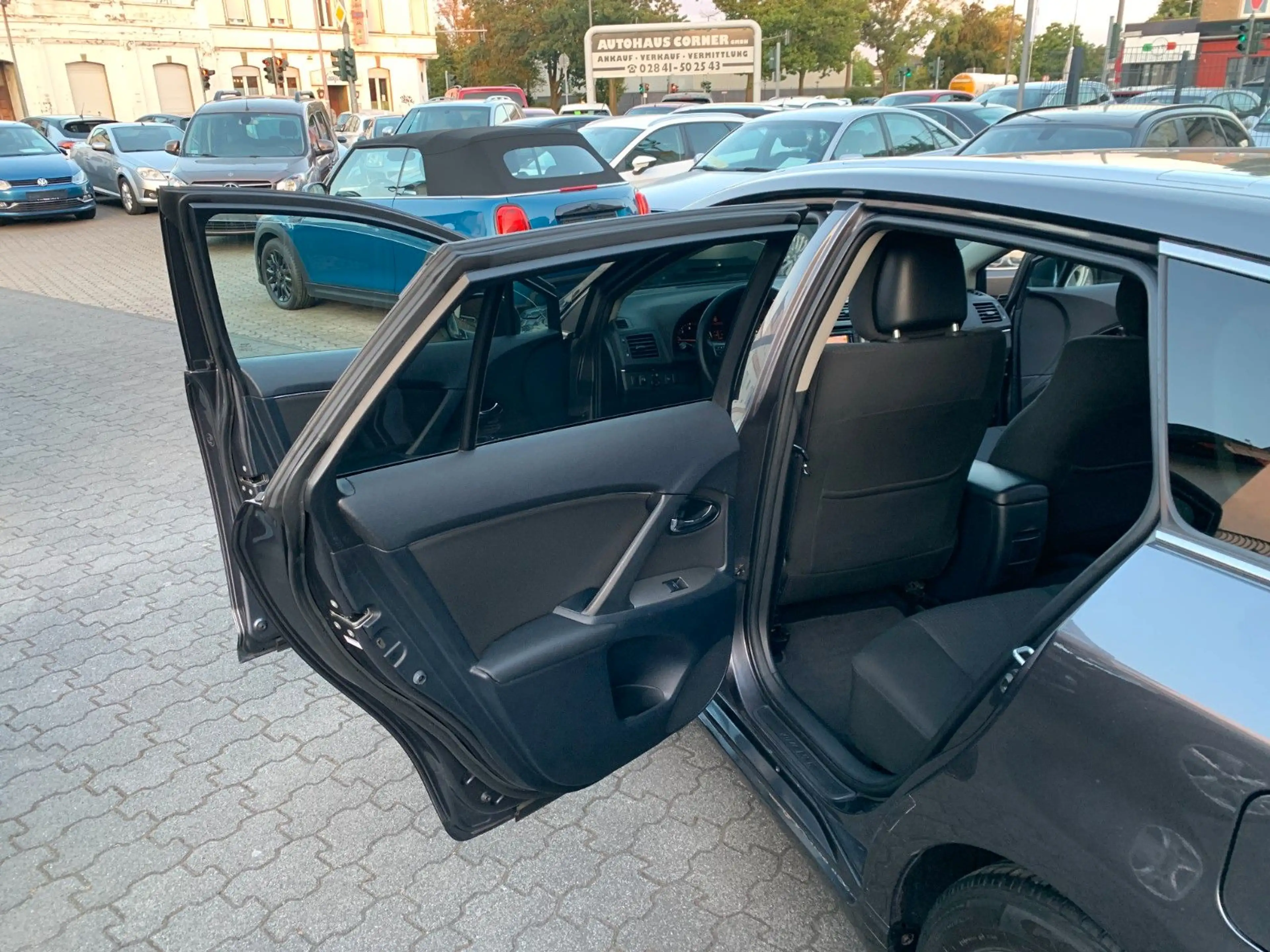 Toyota Avensis Kombi 2.2 Diesel Edition Service Heft — photo 13
