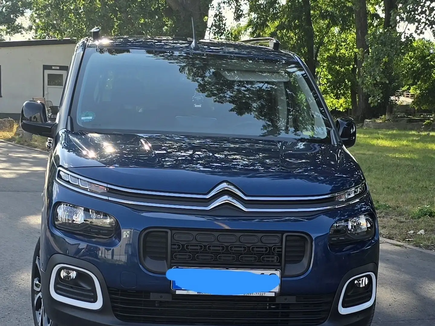 Citroen Berlingo XL BlueHDi 130 SHINE Blau - 1