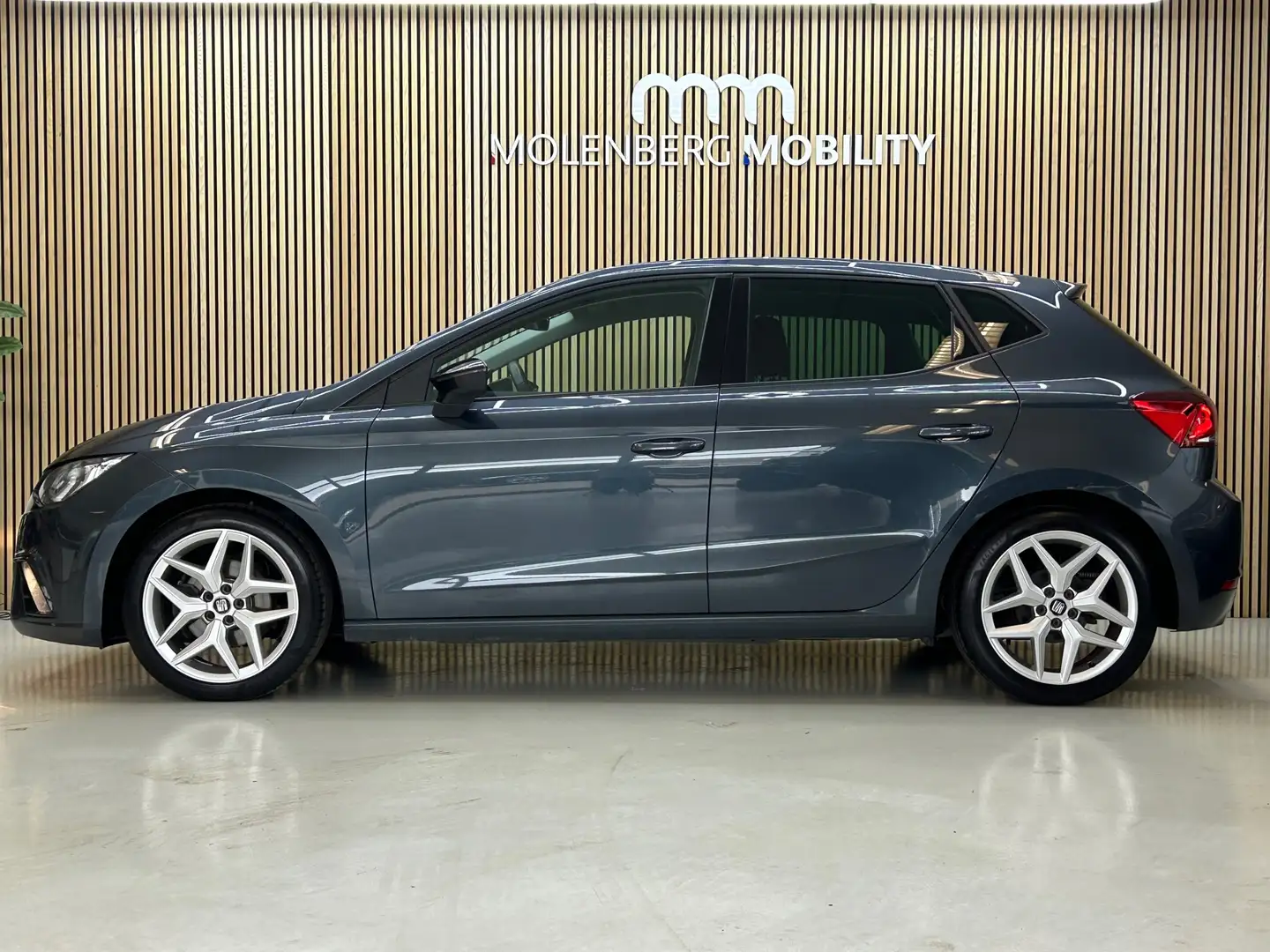 SEAT Ibiza 1.0 TSI FR Business Intense Grijs - 2