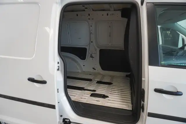 Volkswagen Caddy Maxi view 9