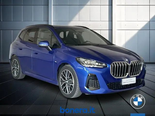 BMW 2 Series view 4