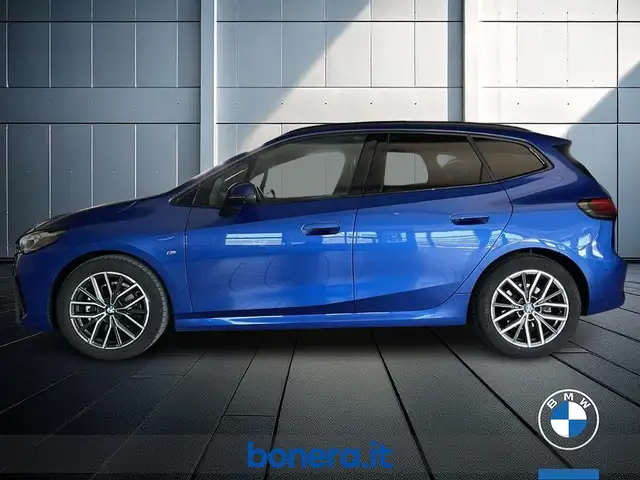 BMW 2 Series view 9