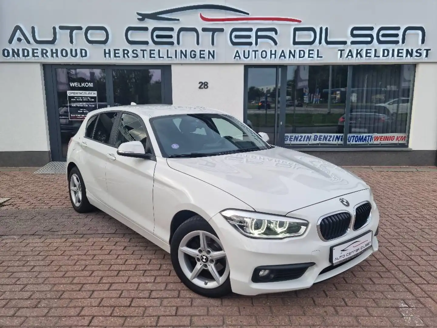 BMW 118 i Automaat 1e eigenaar 12 m garantie Wit - 1
