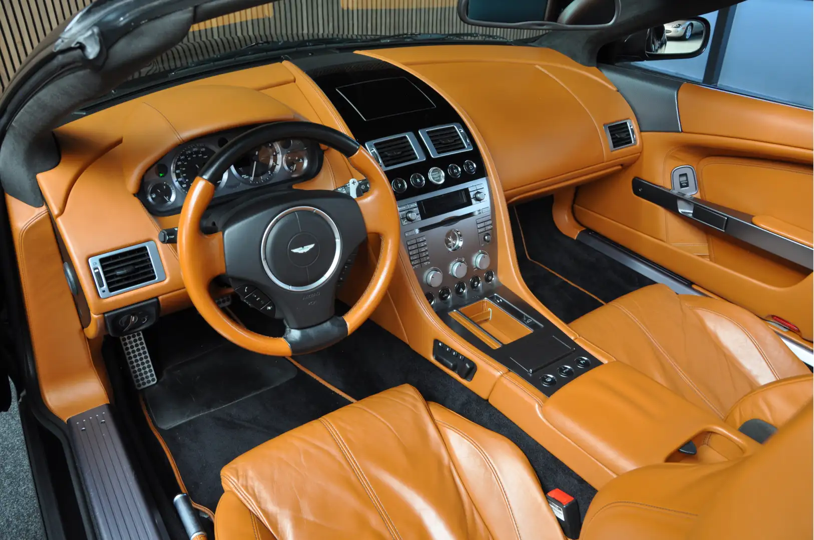 Aston Martin DB9 Volante 5.9 V12 Touchtronic | Leder | Navi | Xenon Fekete - 2