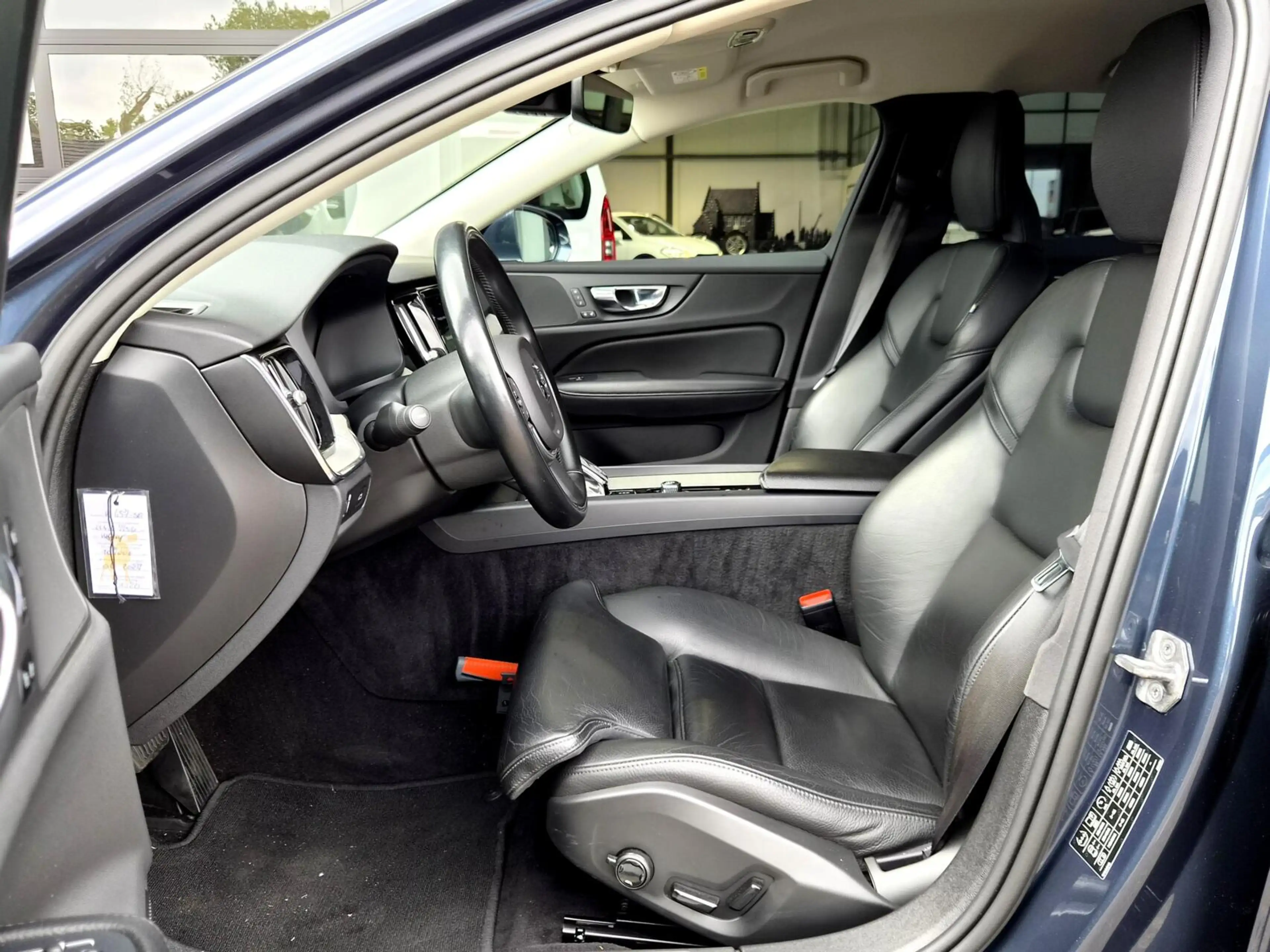 Volvo S60 2.0 B4 Mild Hybrid Inscription Automaat 197PK |BTW — photo 4