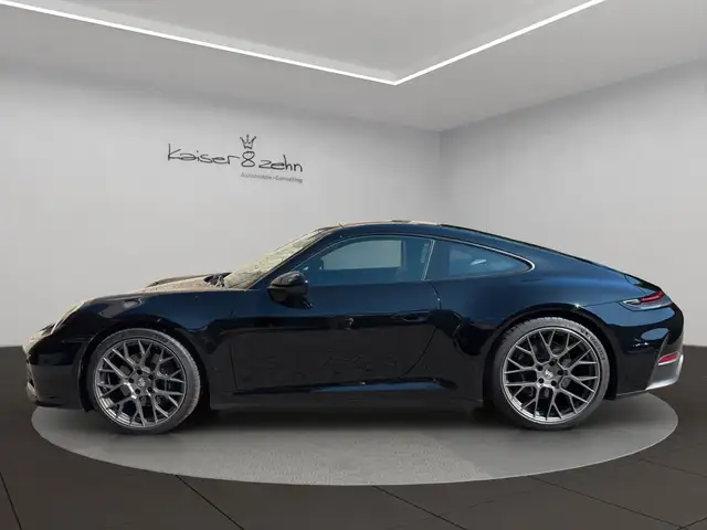 Porsche 911 view 2