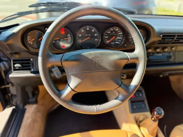 Porsche 911 view 15