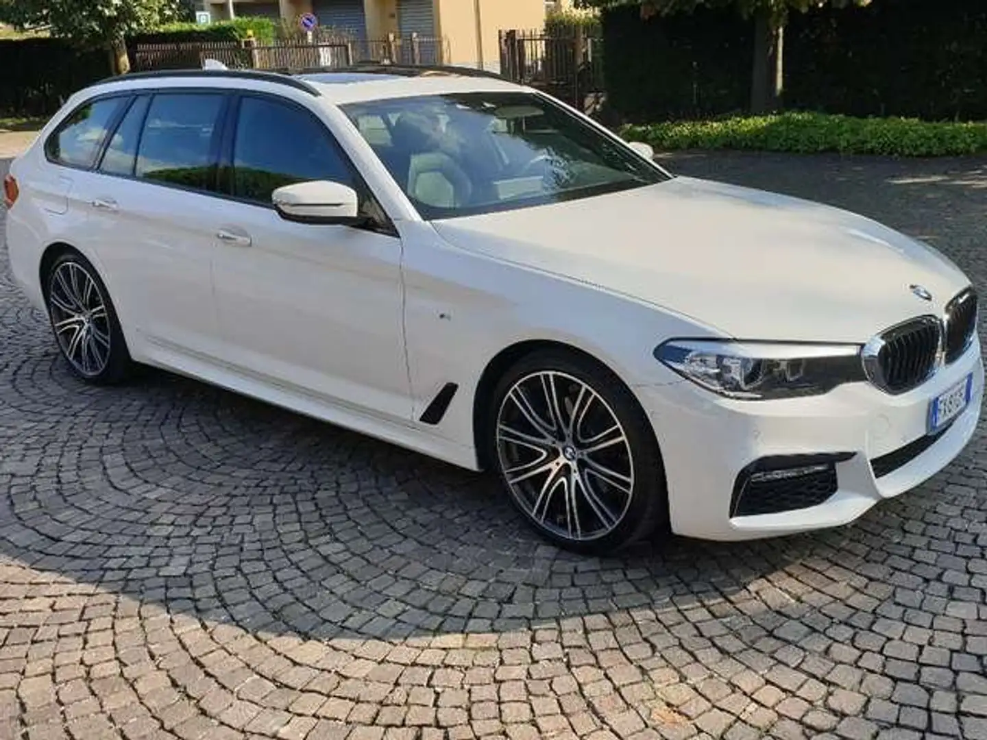 BMW 520 520d Touring xdrive Msport auto - 1