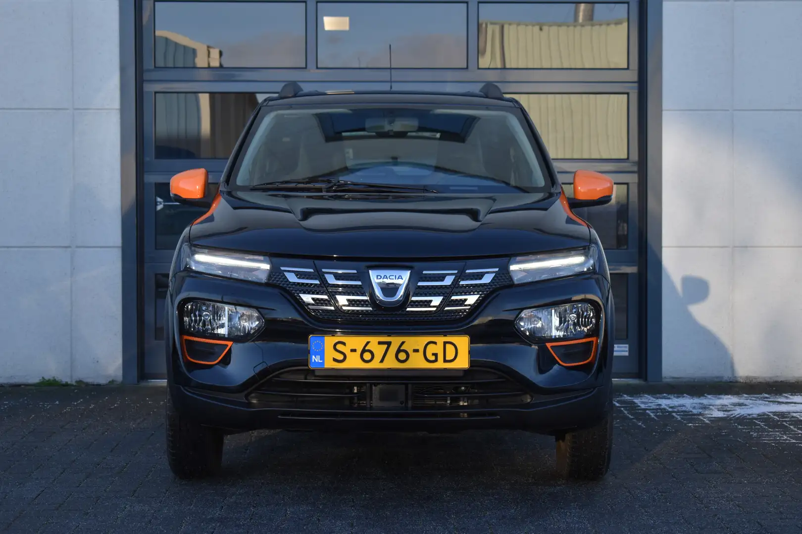 Dacia Spring Comfort Plus 27 kWh Zwart - 2