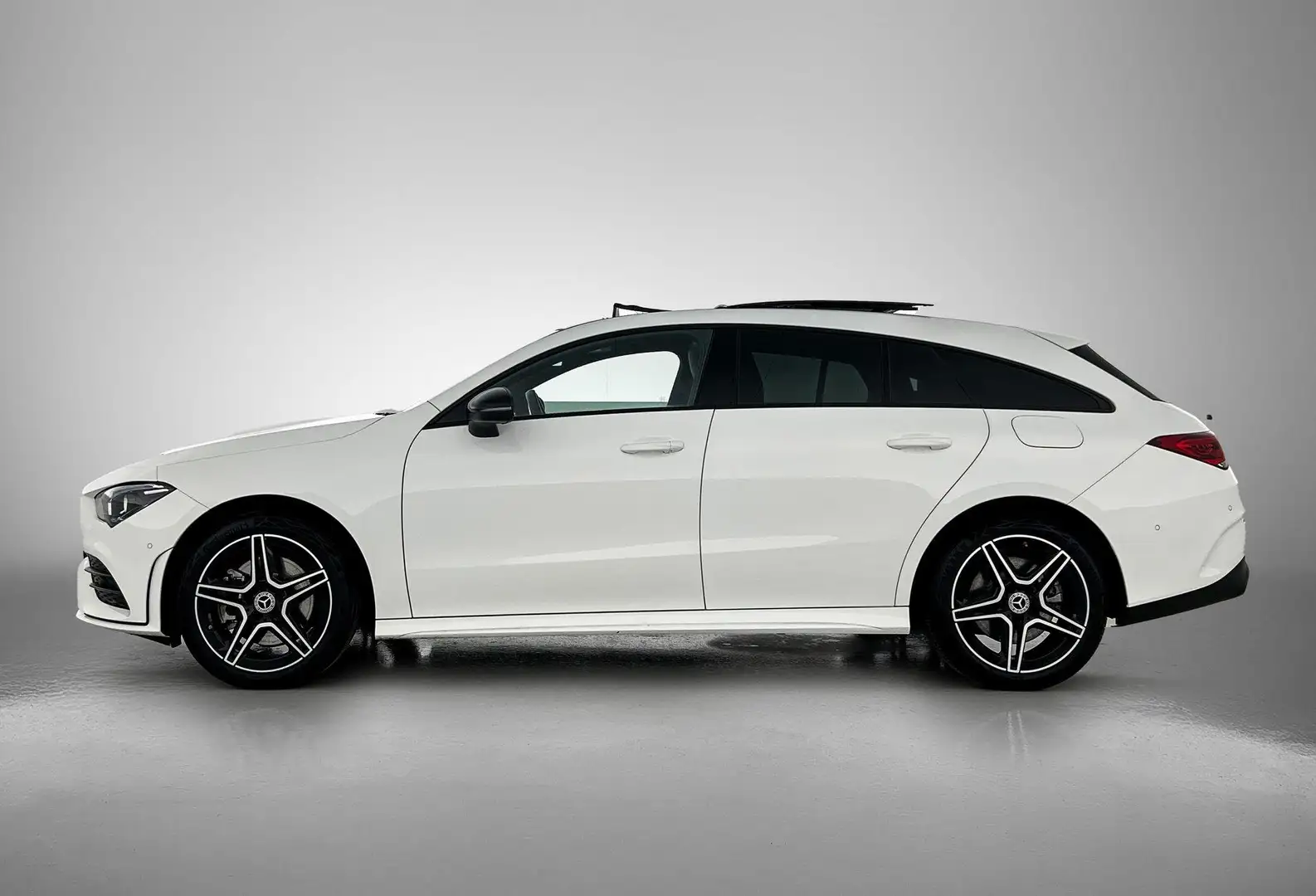 Mercedes-Benz CLA 250 Shooting Brake e AMG Line Blanc - 2