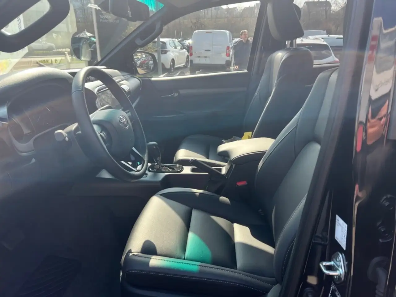 Toyota Hilux Toyota Double Cab Invincible 4x4 - ON STOCK 13