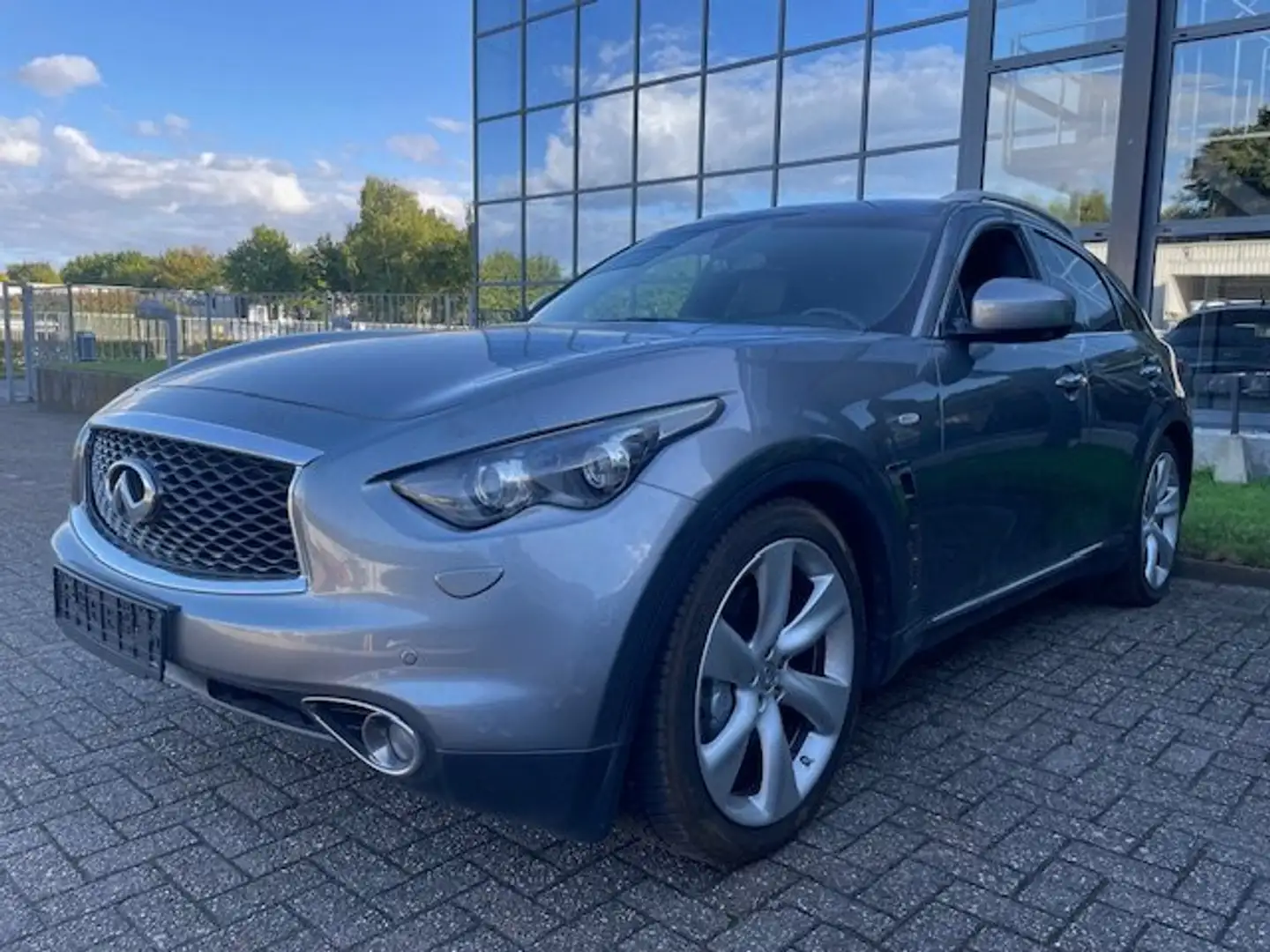 Infiniti QX70 5.0 V8    FULL OPTIONS Gris - 1
