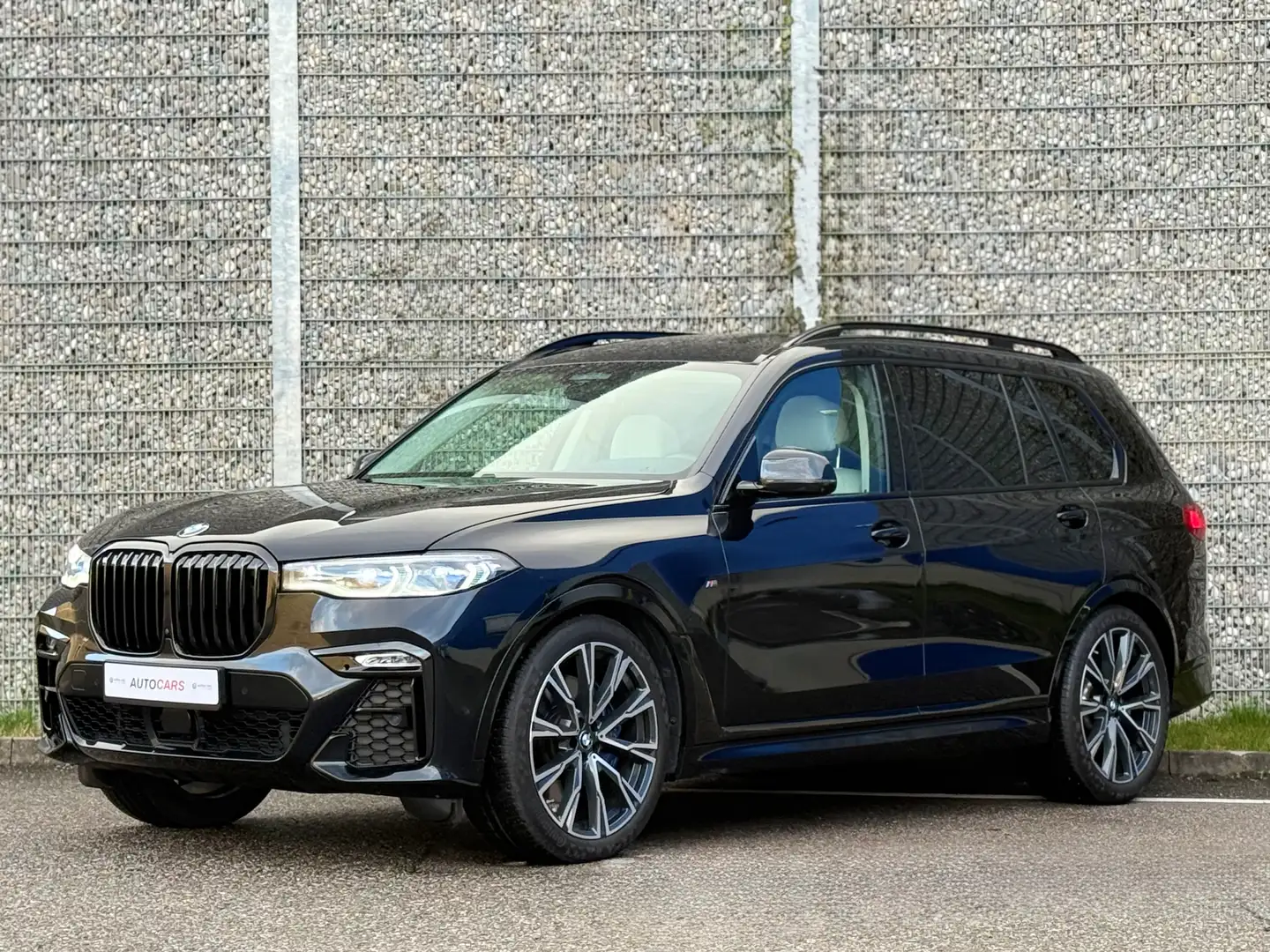 BMW X7 M X7 M50i Aut. Schwarz - 1