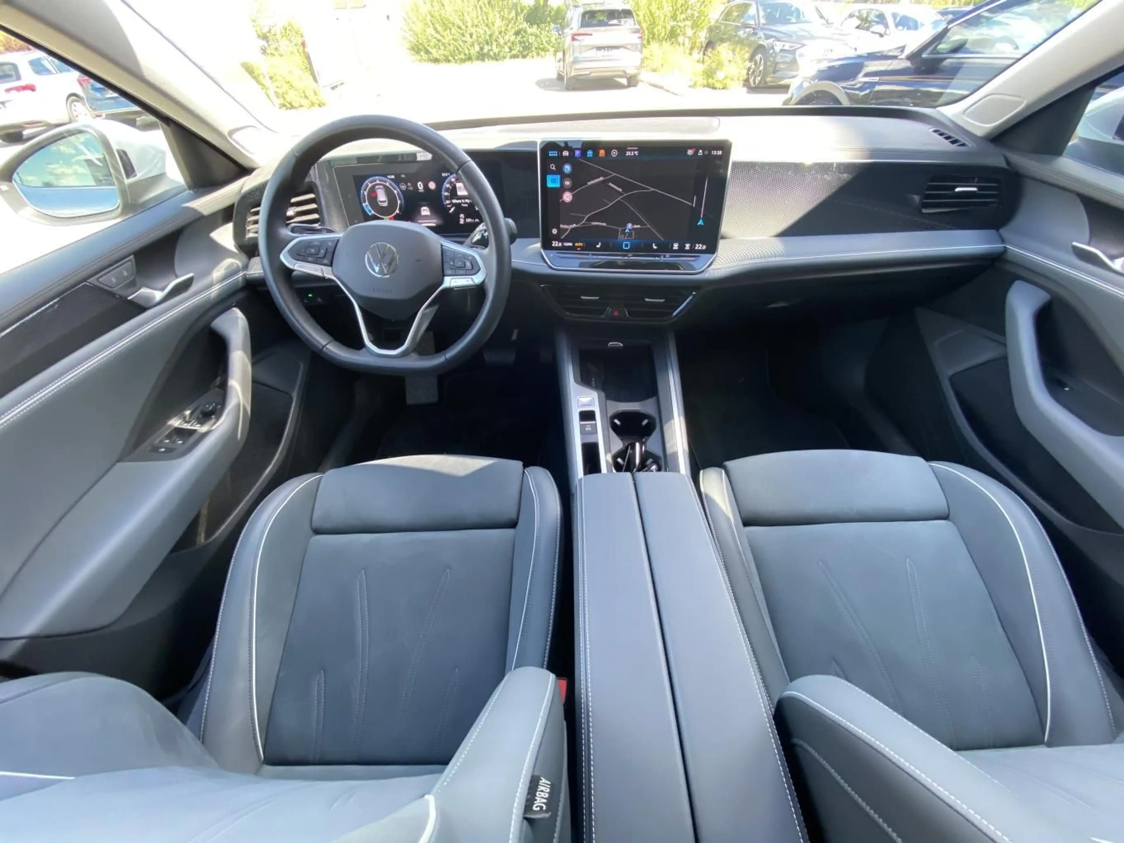 Volkswagen Passat Variant 1.5 TSI DSG Business HEAD-UP+APP- — photo 13