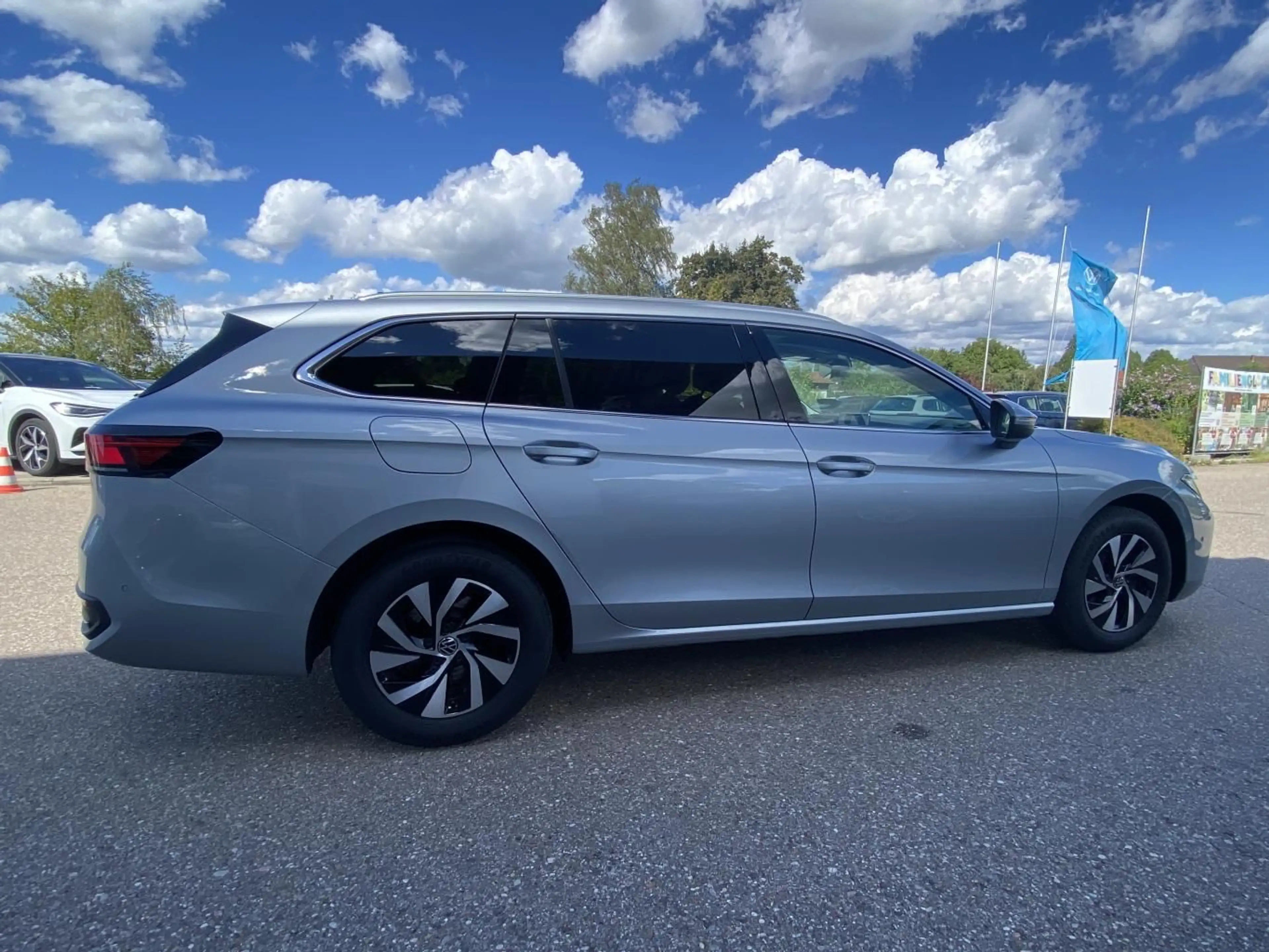 Volkswagen Passat Variant 1.5 TSI DSG Business HEAD-UP+APP- — photo 5