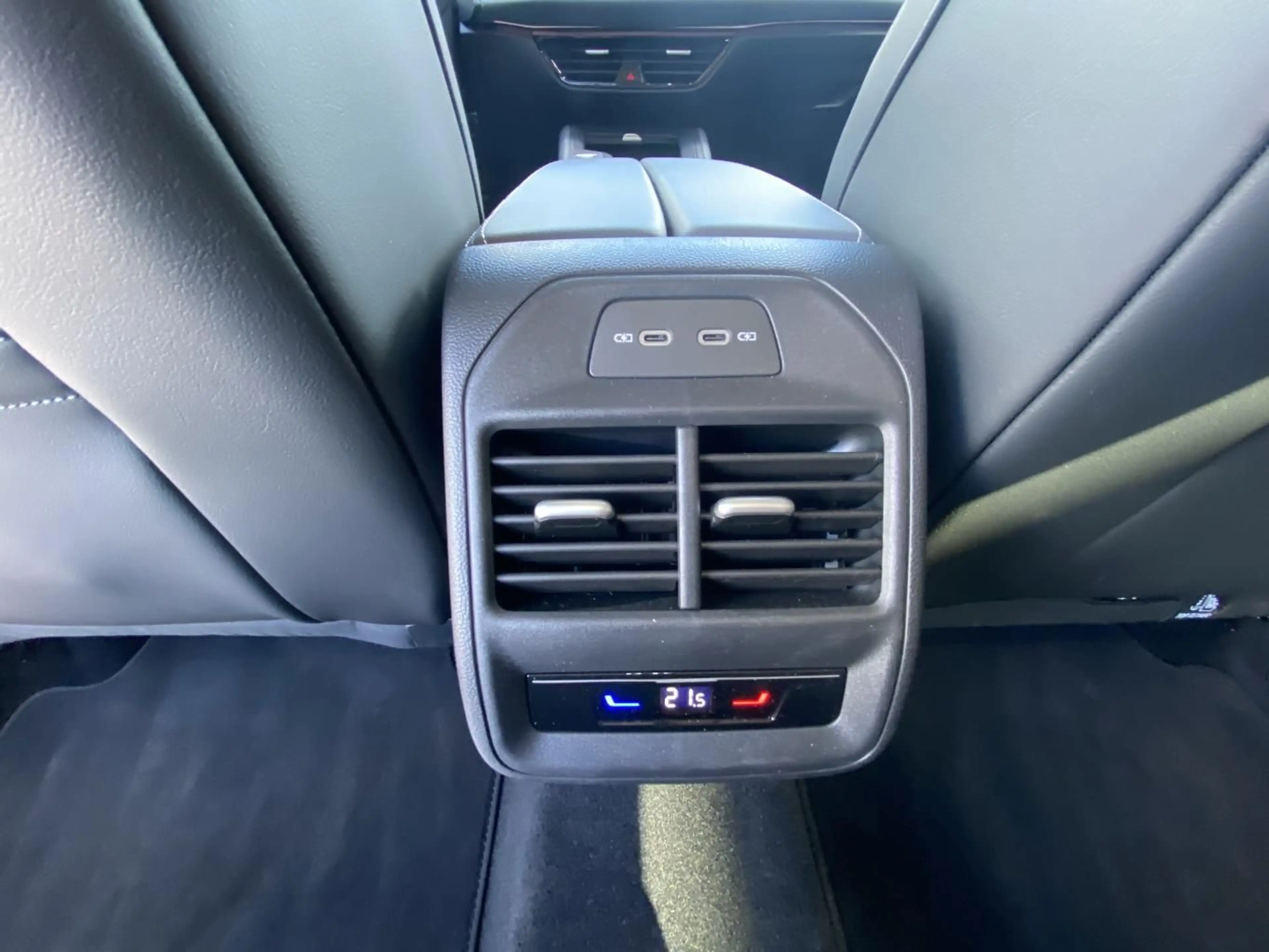 Volkswagen Passat Variant 1.5 TSI DSG Business HEAD-UP+APP- — photo 11