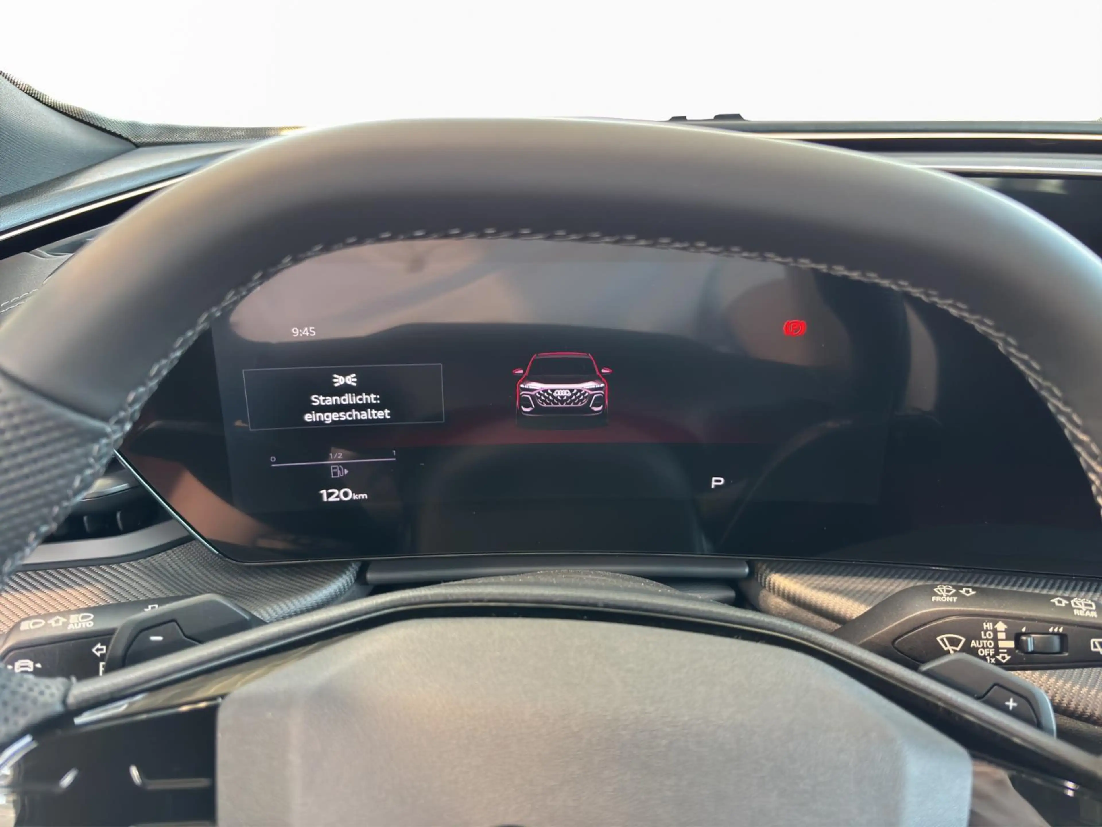 Audi SQ5 SUV — photo 11