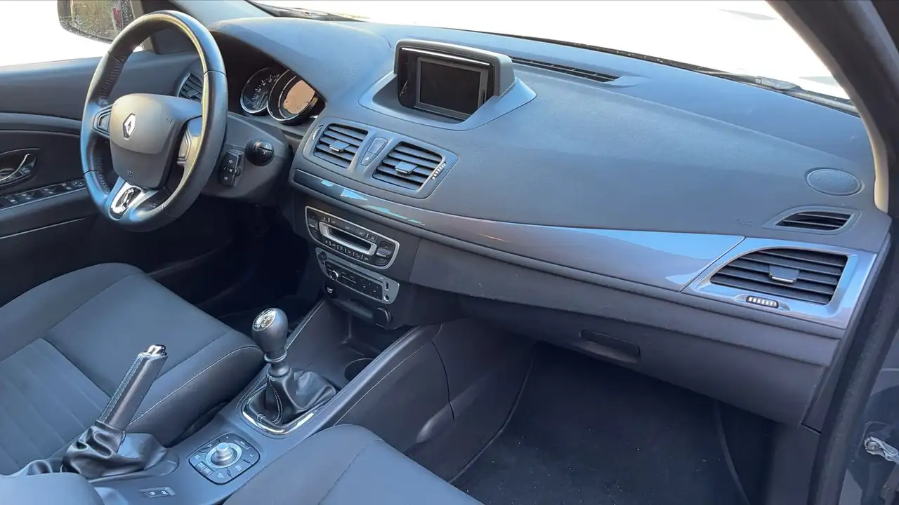 Renault Megane Grandtour — photo 10