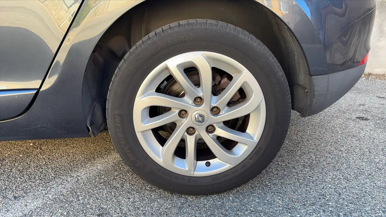 Renault Megane Grandtour — photo 19