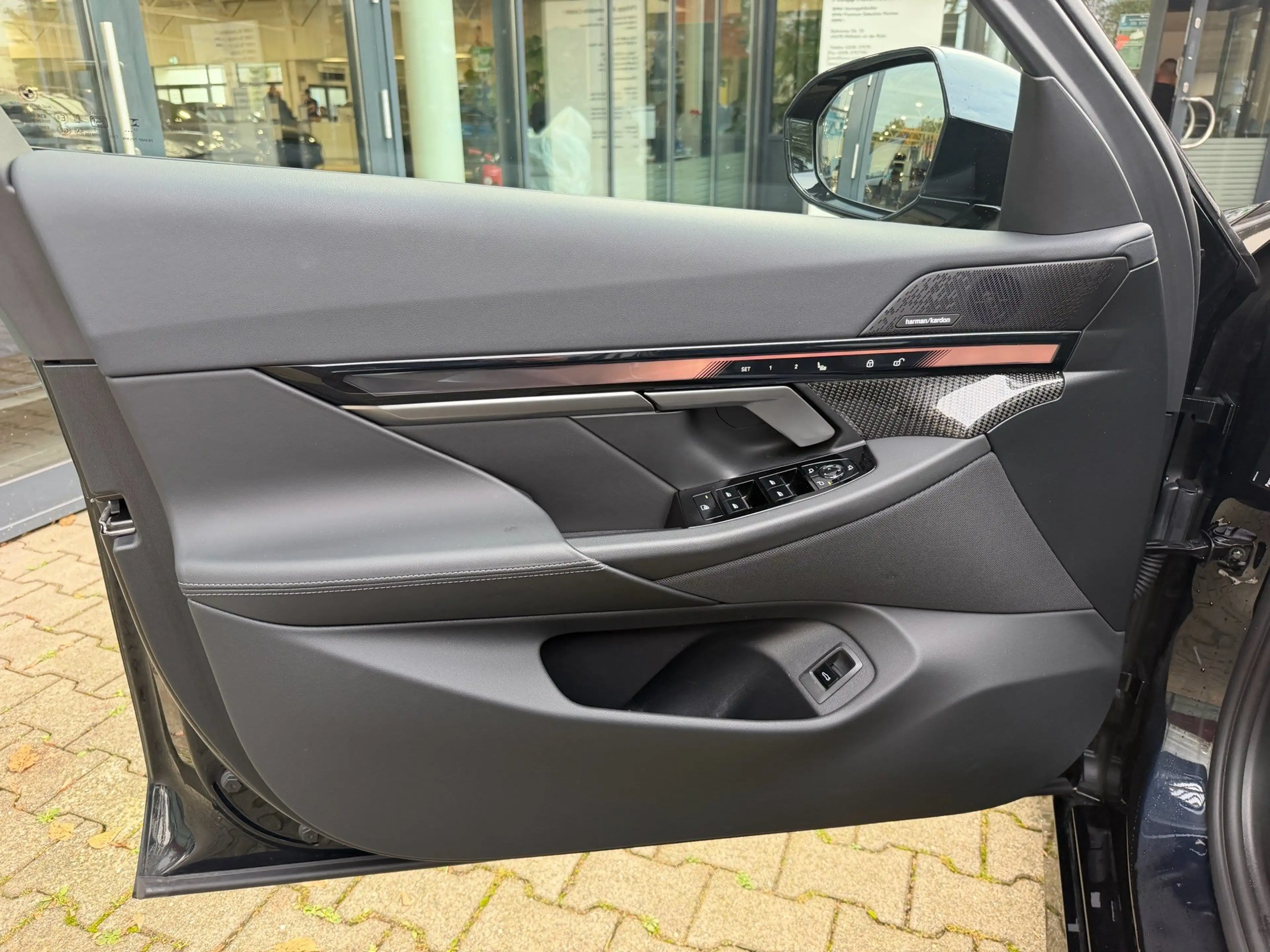 BMW 520 d M Sport AHK Autobahnas. H&K StHzg 360° PANO — photo 24