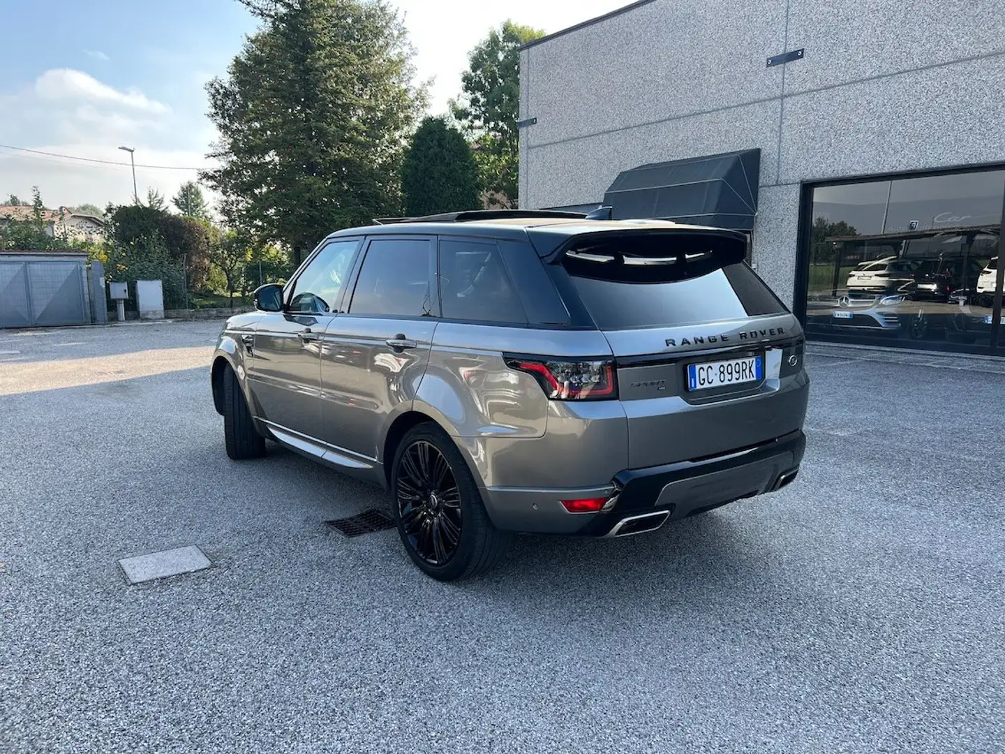 Land Rover Range Rover Sport 3.0 d mhev HSE Dynamic 300cv auto + GANCIO TRAINO Grigio - 2