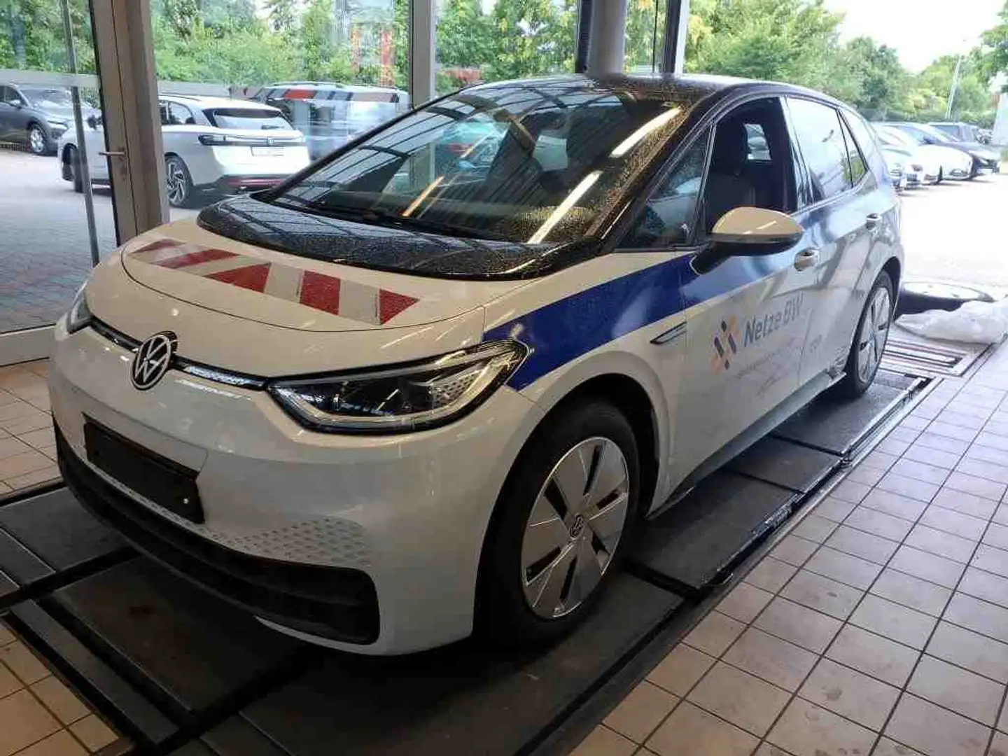 Volkswagen ID.3 Pro Performance +CCS+WÄRMEPUMPE+KAMERA+SHZ+ Weiß - 2