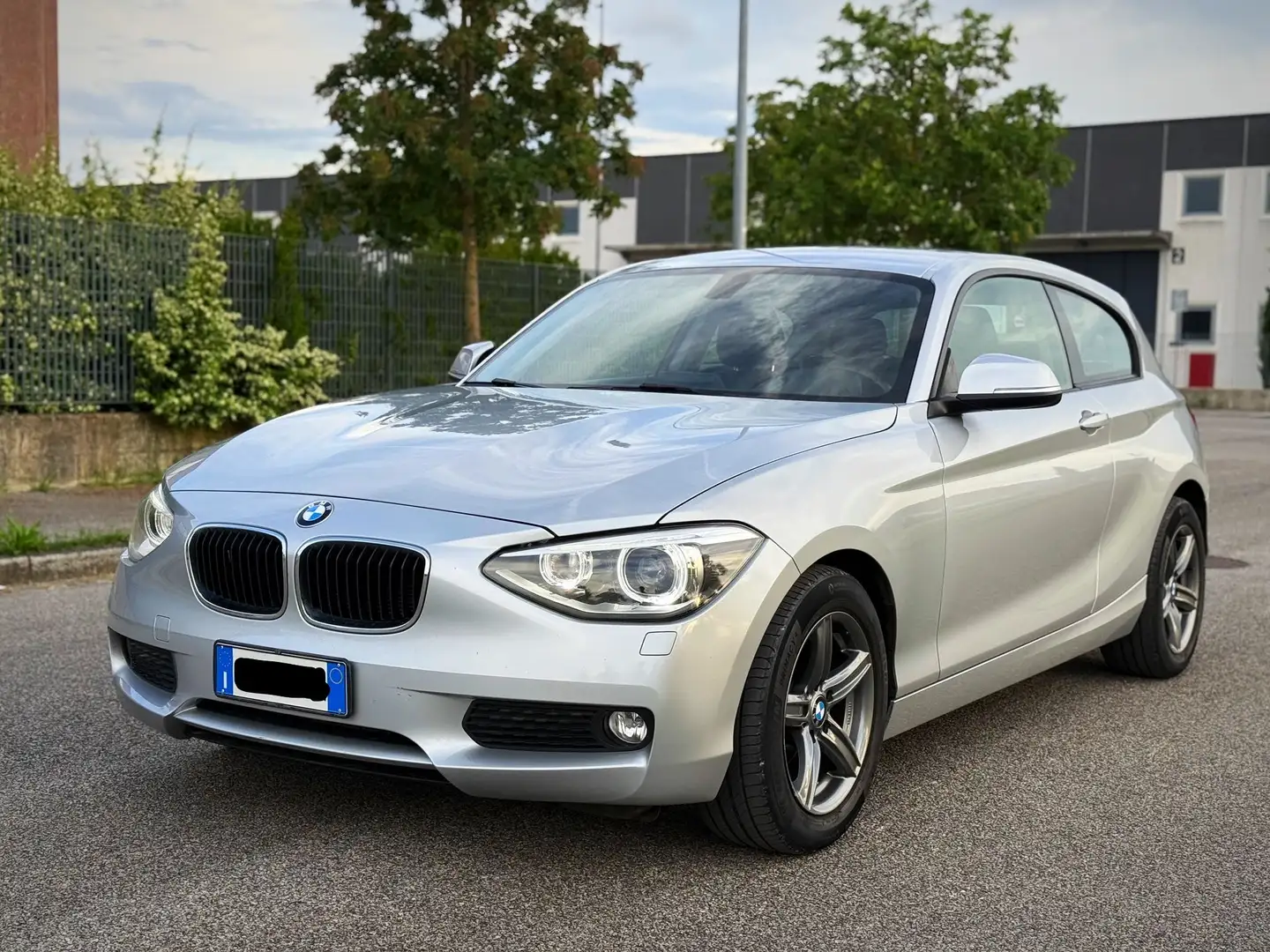 BMW 116 116d 3p Urban Szürke - 1