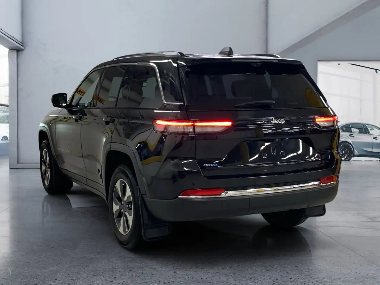 Jeep Grand Cherokee снимка Jeep Grand Cherokee