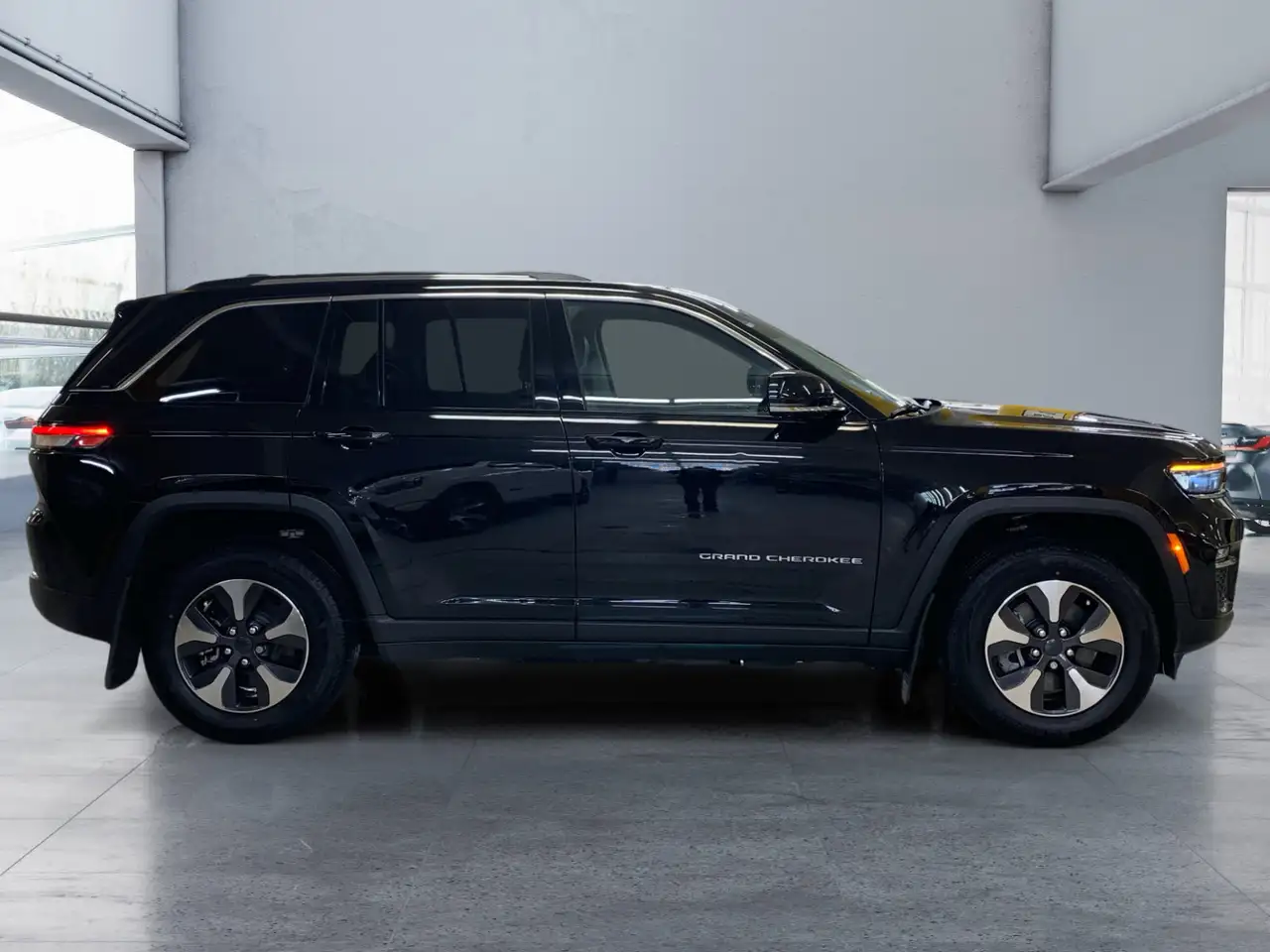Jeep Grand Cherokee снимка Jeep Grand Cherokee