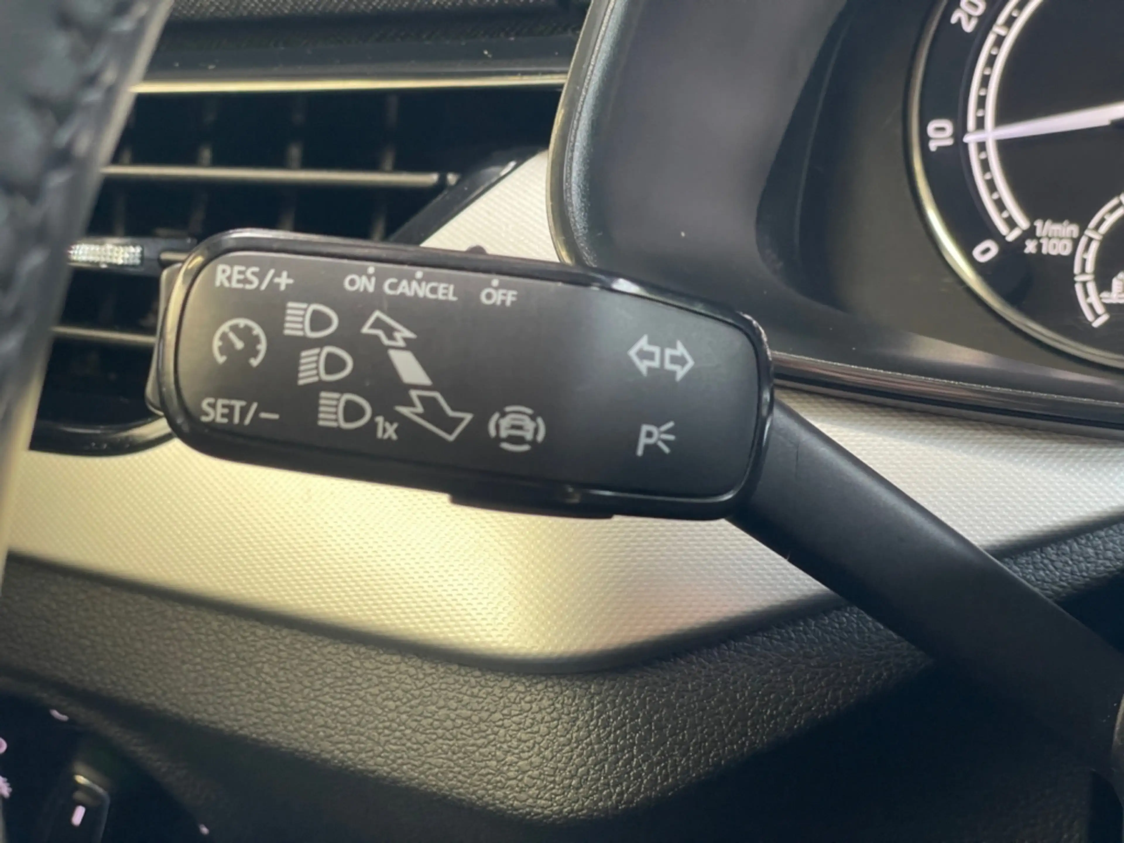 Skoda Kamiq Style 1.0TSi |DSG|PDC|APP-Connect| — photo 15