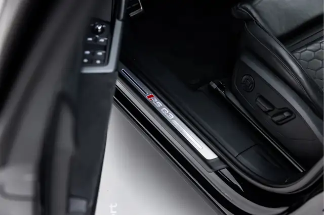Audi RS Q3 view 22