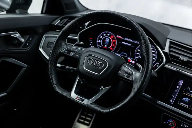 Audi RS Q3 view 17