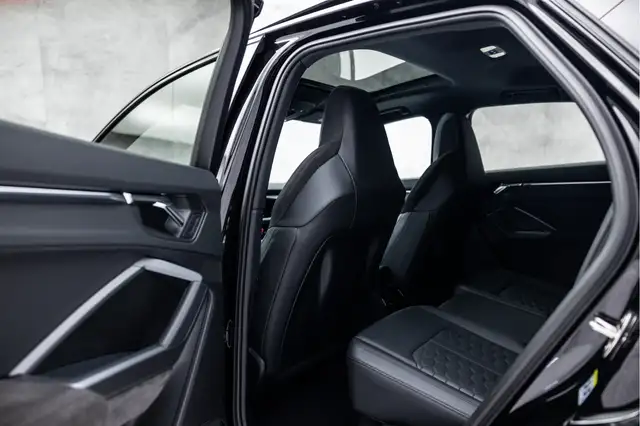 Audi RS Q3 view 13