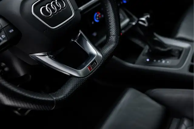 Audi RS Q3 view 27