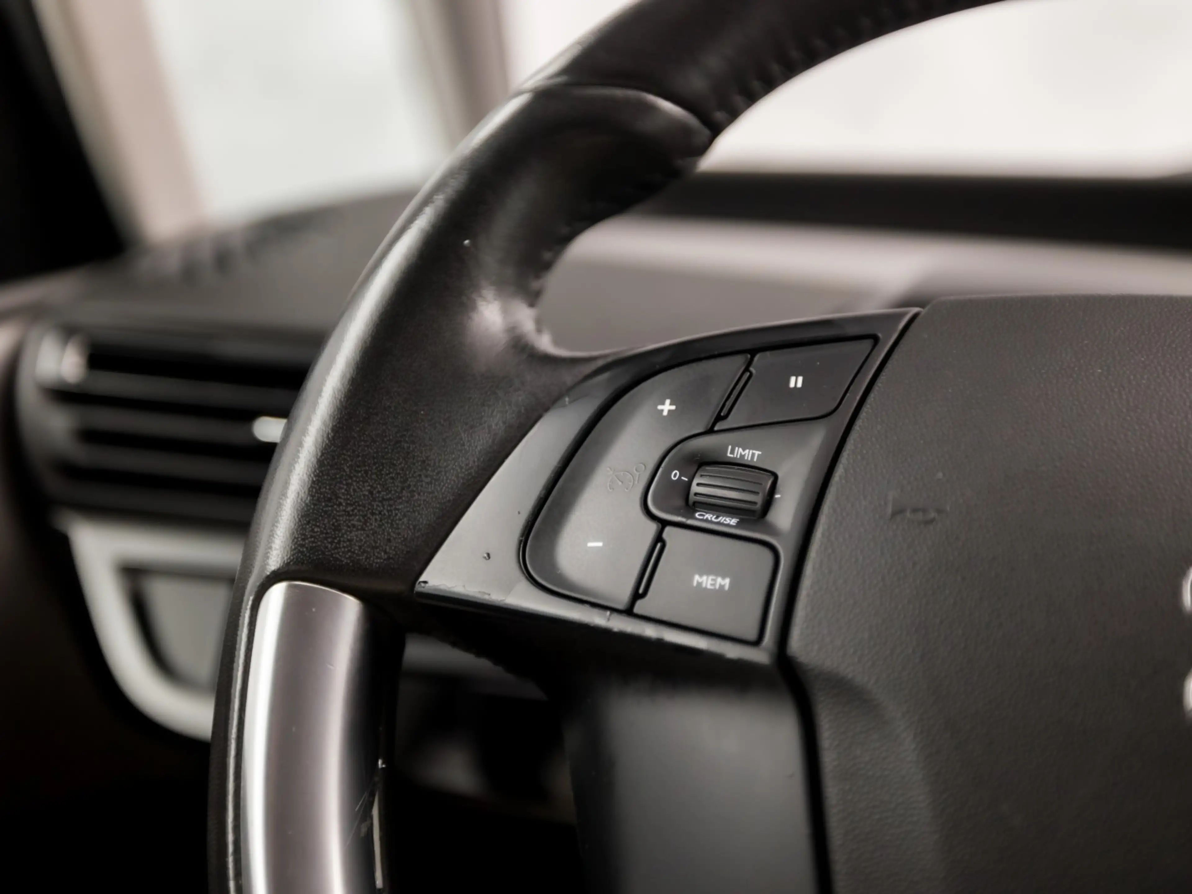 Citroen Grand C4 Picasso 1.2 PureTech Sport Automaat (APPLE CARPLAY, NAVIGA — photo 18