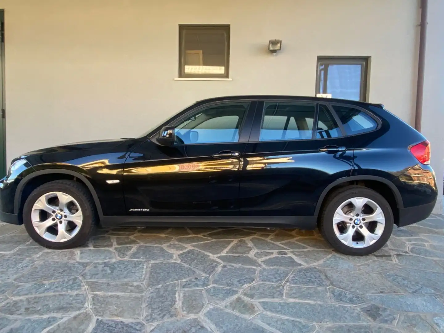 BMW X1 xdrive18d Bleu - 2