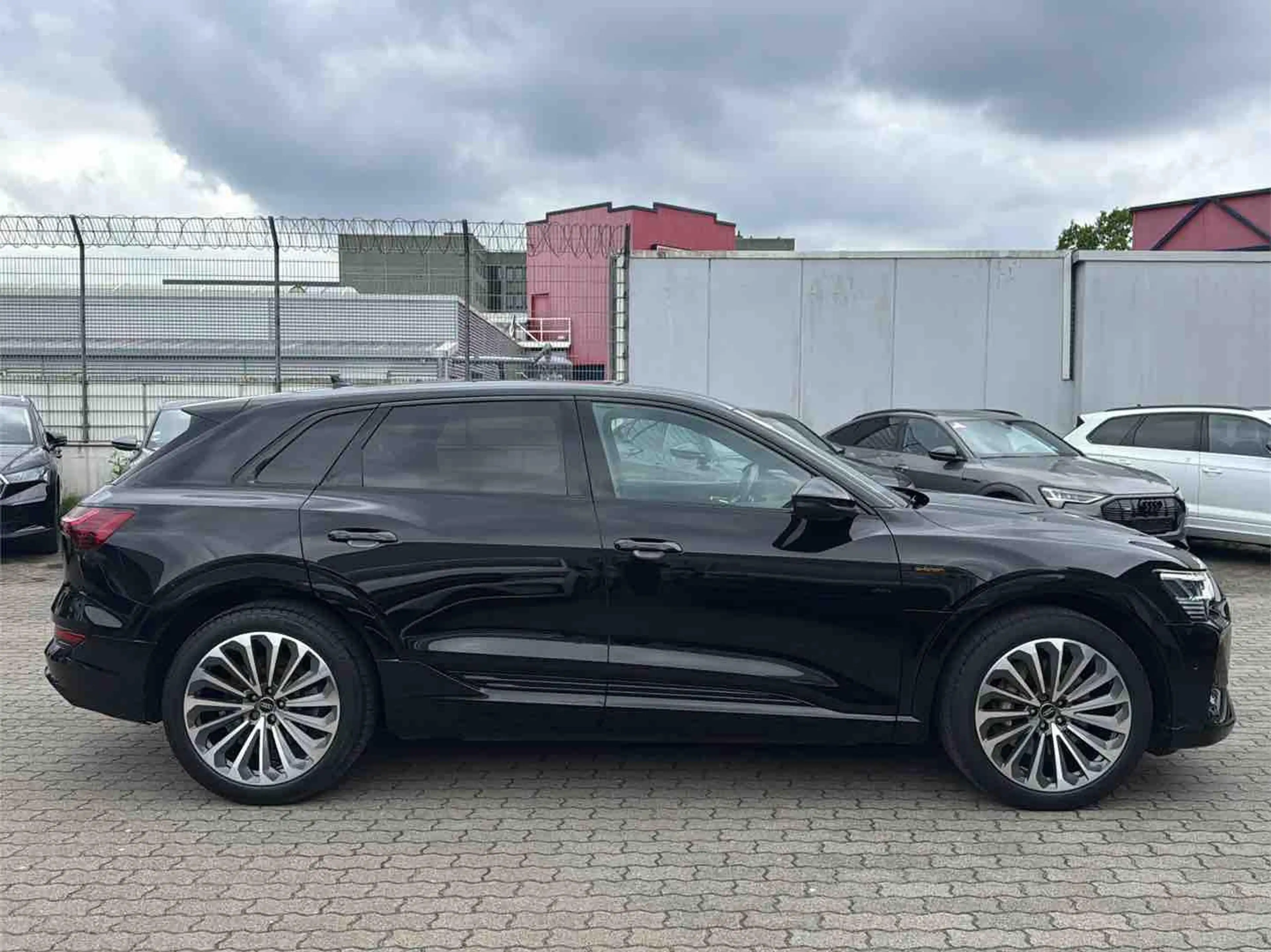Audi e-tron 50 2x S line ACC BLACK e-SITZE 21Z KAMERA — photo 6