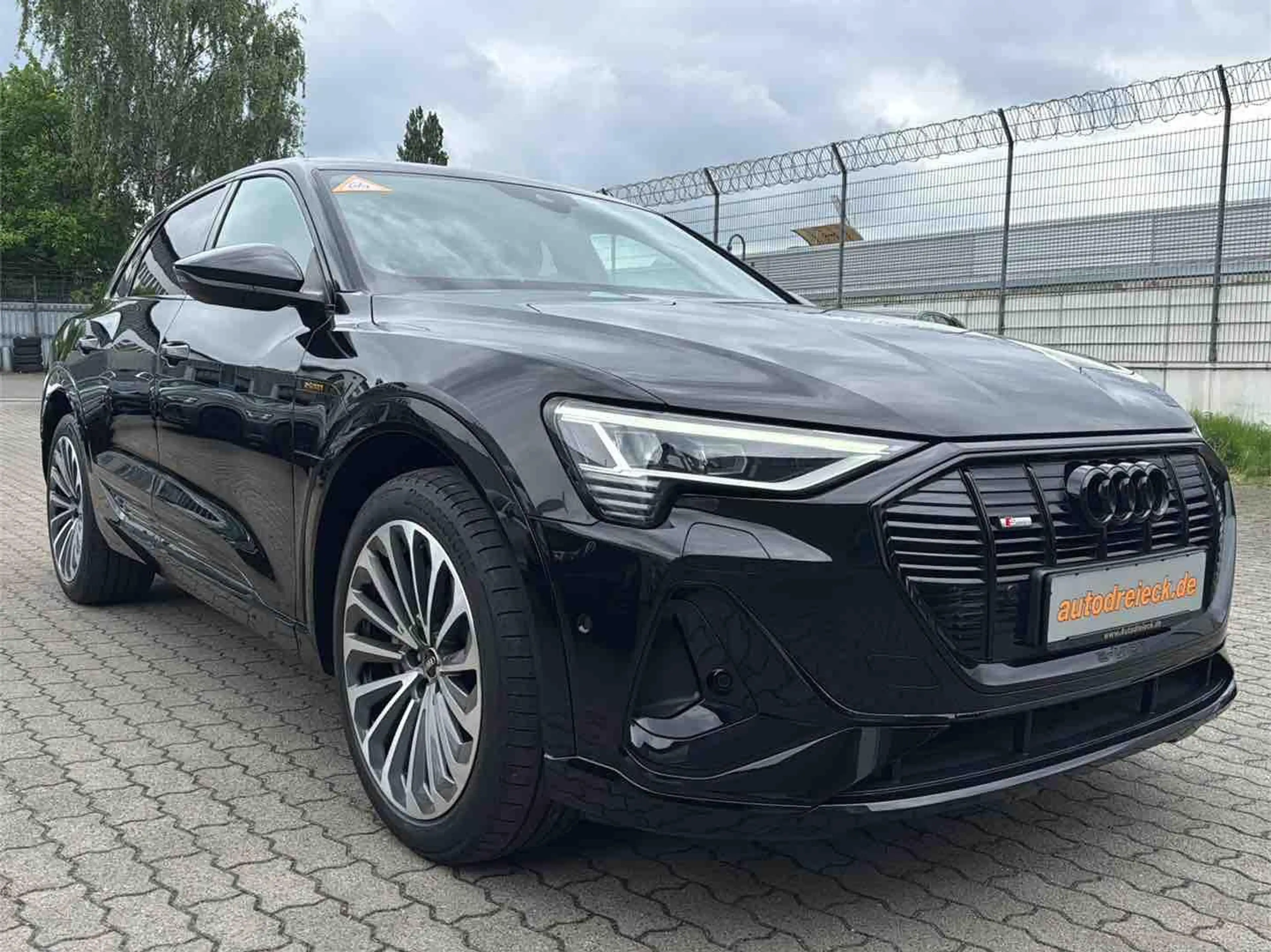Audi e-tron 50 2x S line ACC BLACK e-SITZE 21Z KAMERA — photo 5