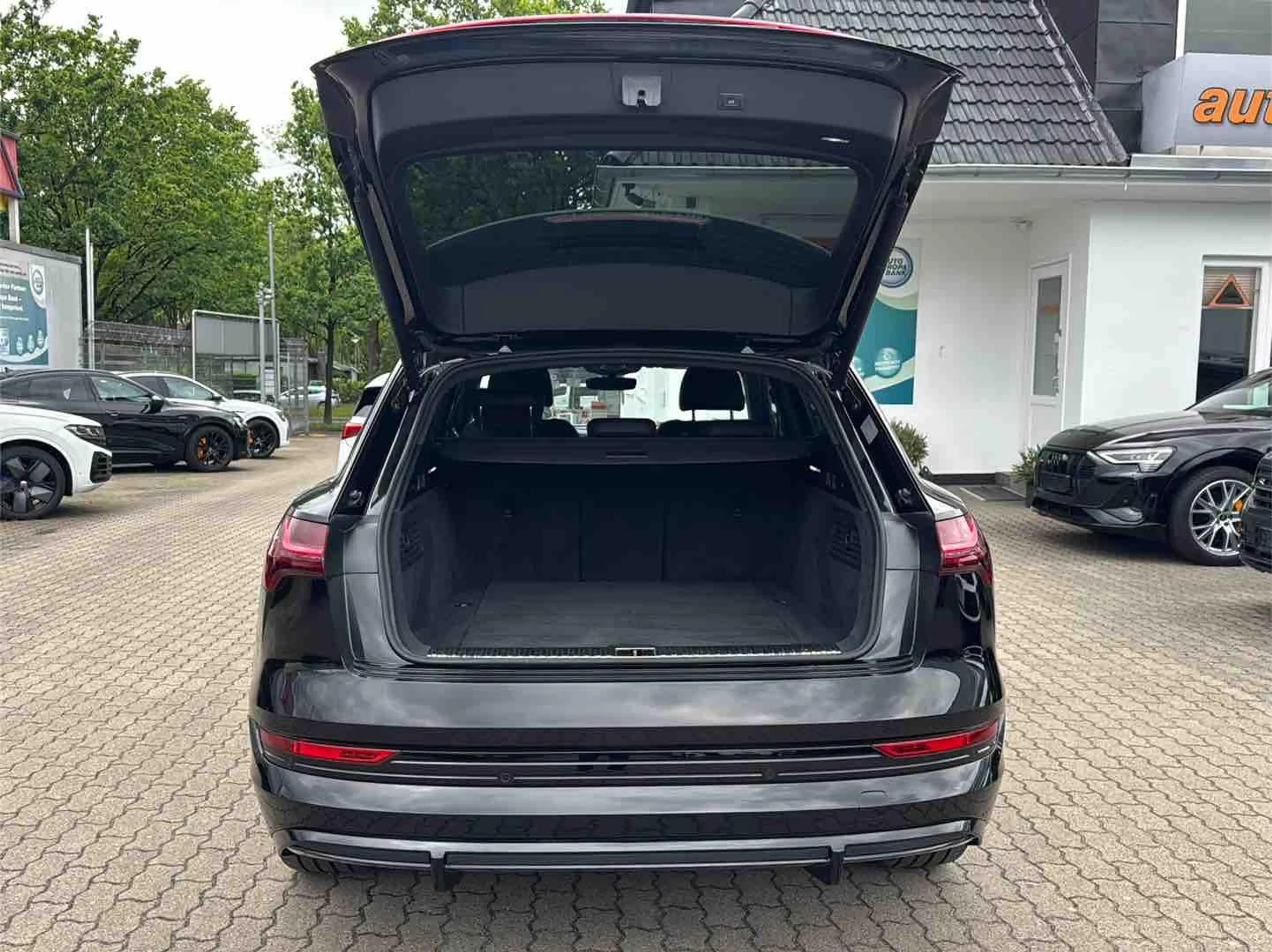Audi e-tron 50 2x S line ACC BLACK e-SITZE 21Z KAMERA — photo 9