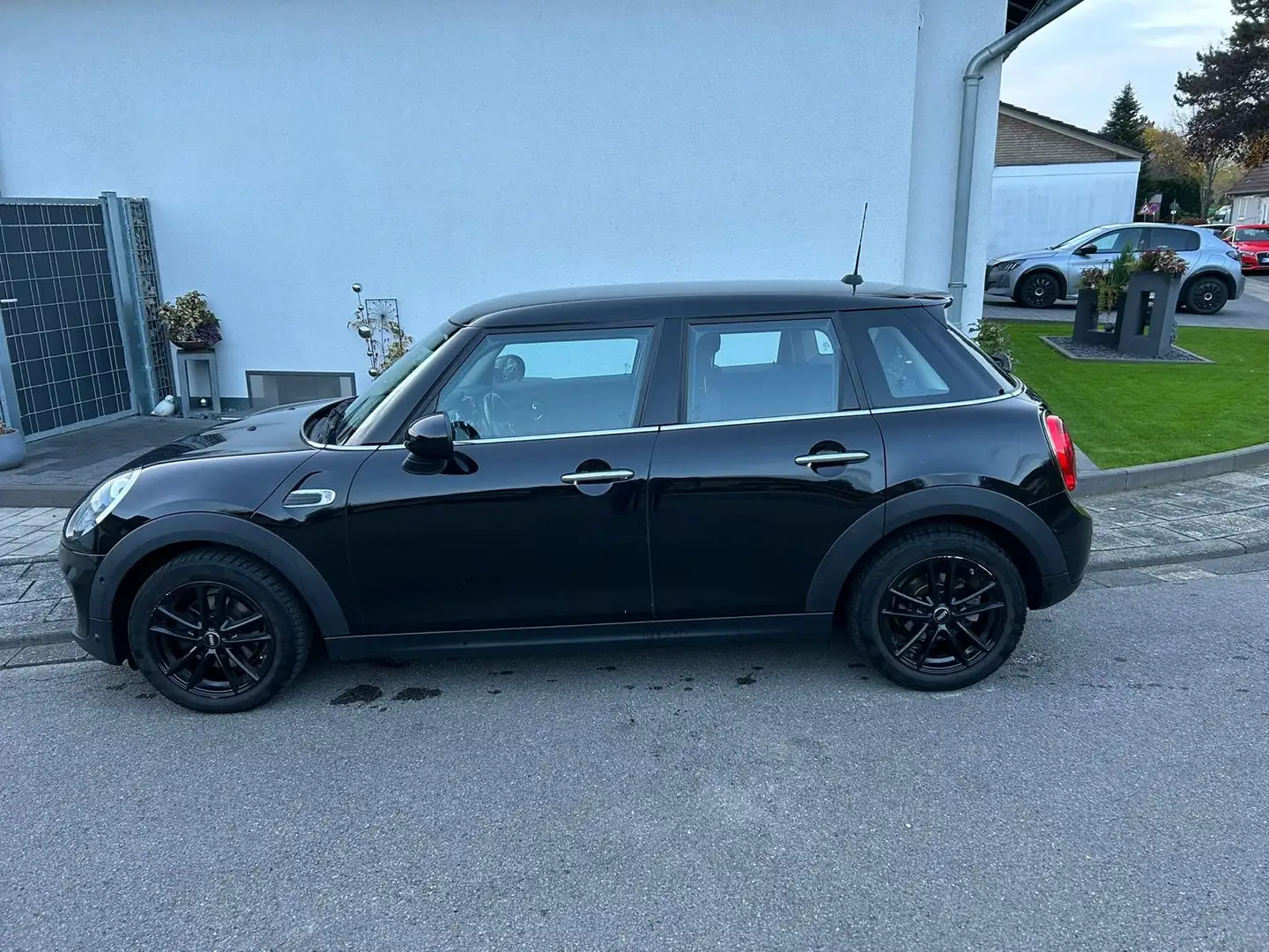 MINI Cooper D MINI 5-TÜRER Diesel Aut. - 1