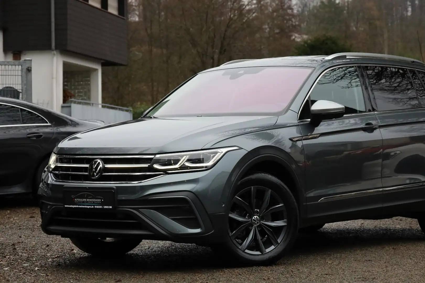 Volkswagen Tiguan Allspace 2.0 TDI DSG Life/MATRIX/360°/AHK Grau - 2
