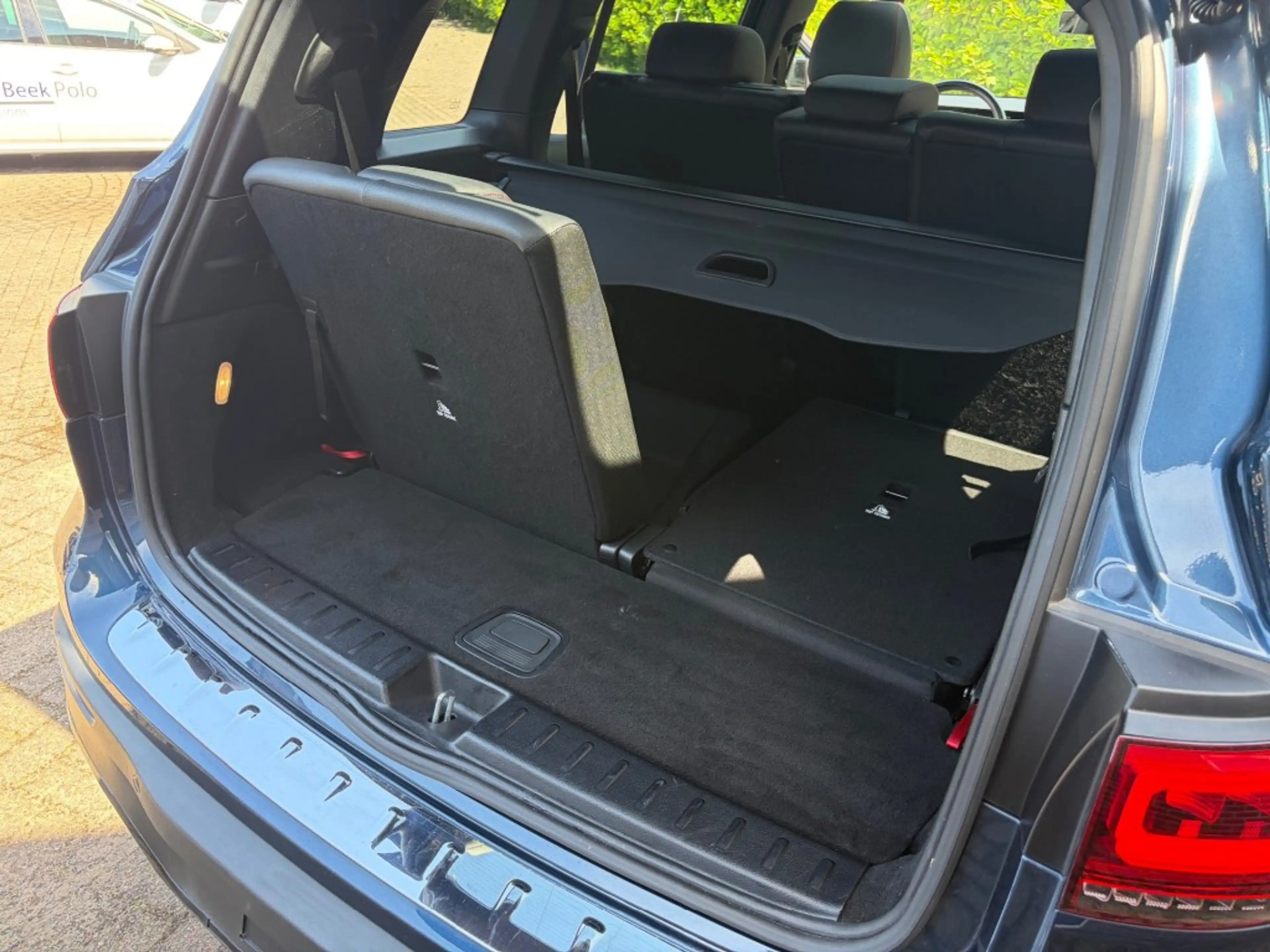 Mercedes-Benz EQB 300 4Matic AMG 7 ZITS Pano — photo 17