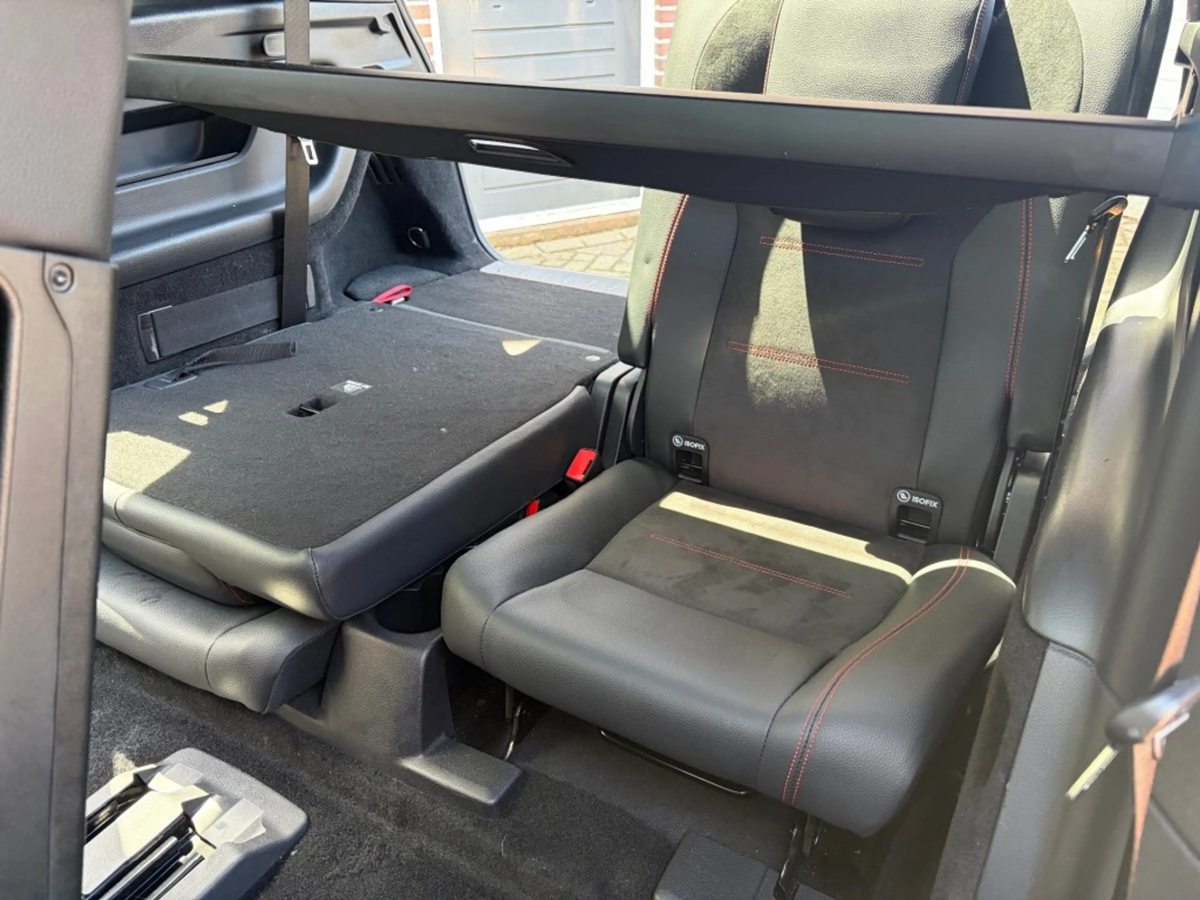 Mercedes-Benz EQB 300 4Matic AMG 7 ZITS Pano — photo 18