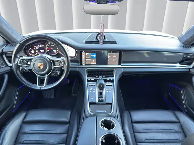 Porsche Panamera view 11