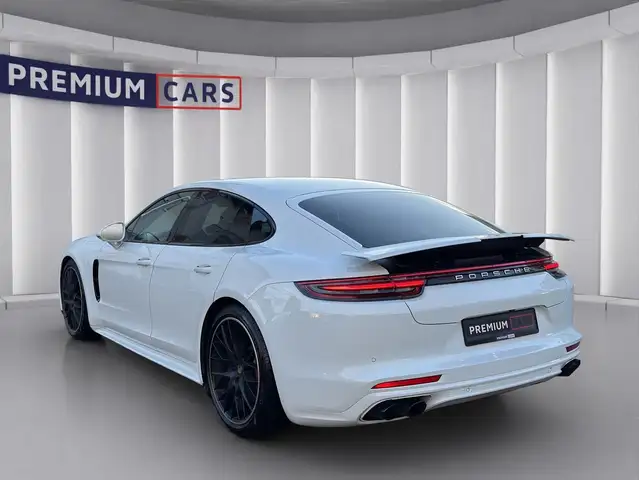 Porsche Panamera view 3