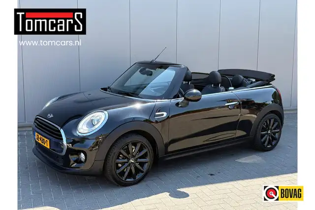 MINI Cooper Cabrio 1.5i 136PK Chili Serious Business Cabrio/ Parkeers