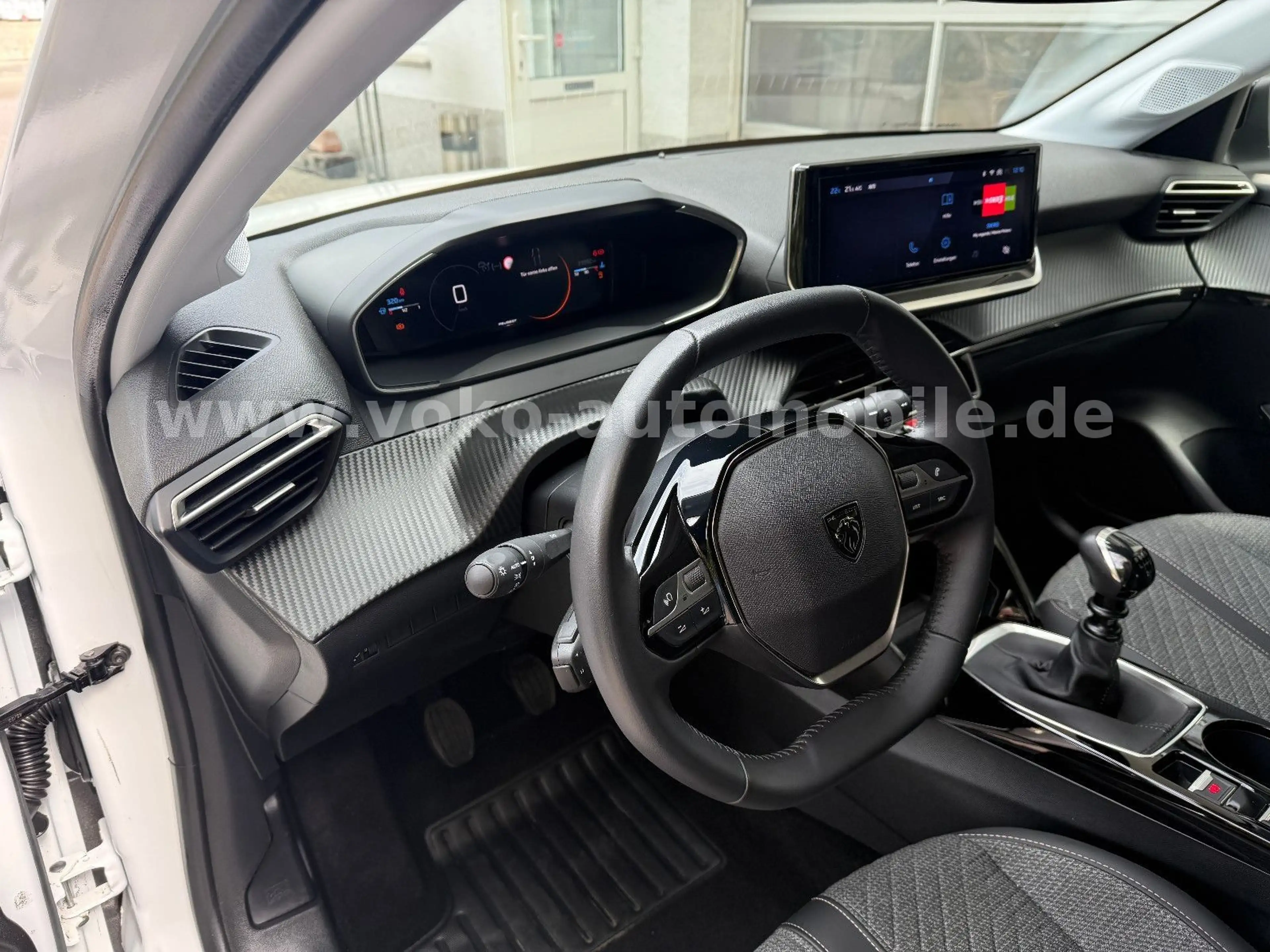 Peugeot 208 Allure AAC*CARPLAY*LED*CAM*SHZ*1.Hd. — photo 12