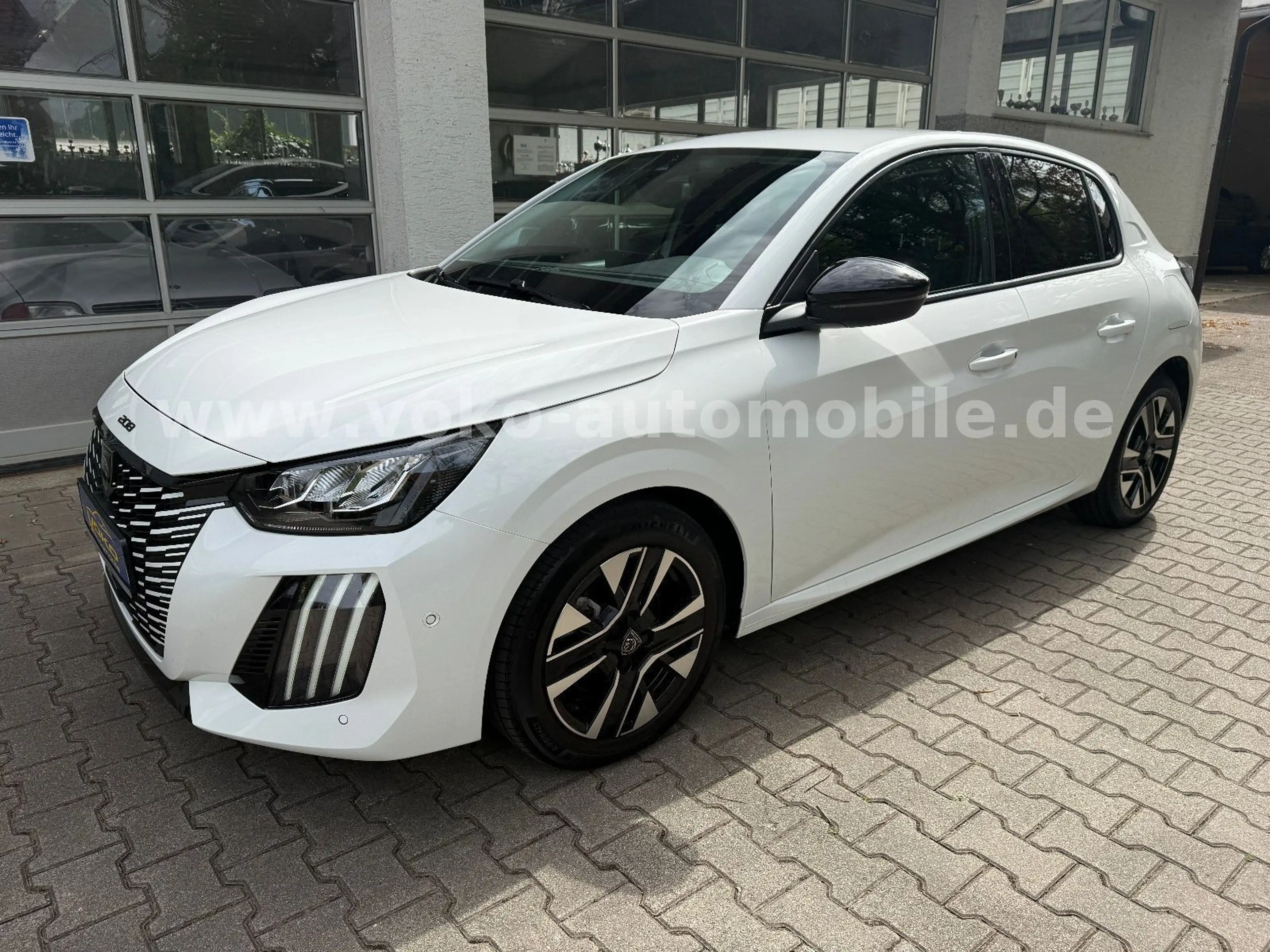 Peugeot 208 Allure AAC*CARPLAY*LED*CAM*SHZ*1.Hd. — photo 2